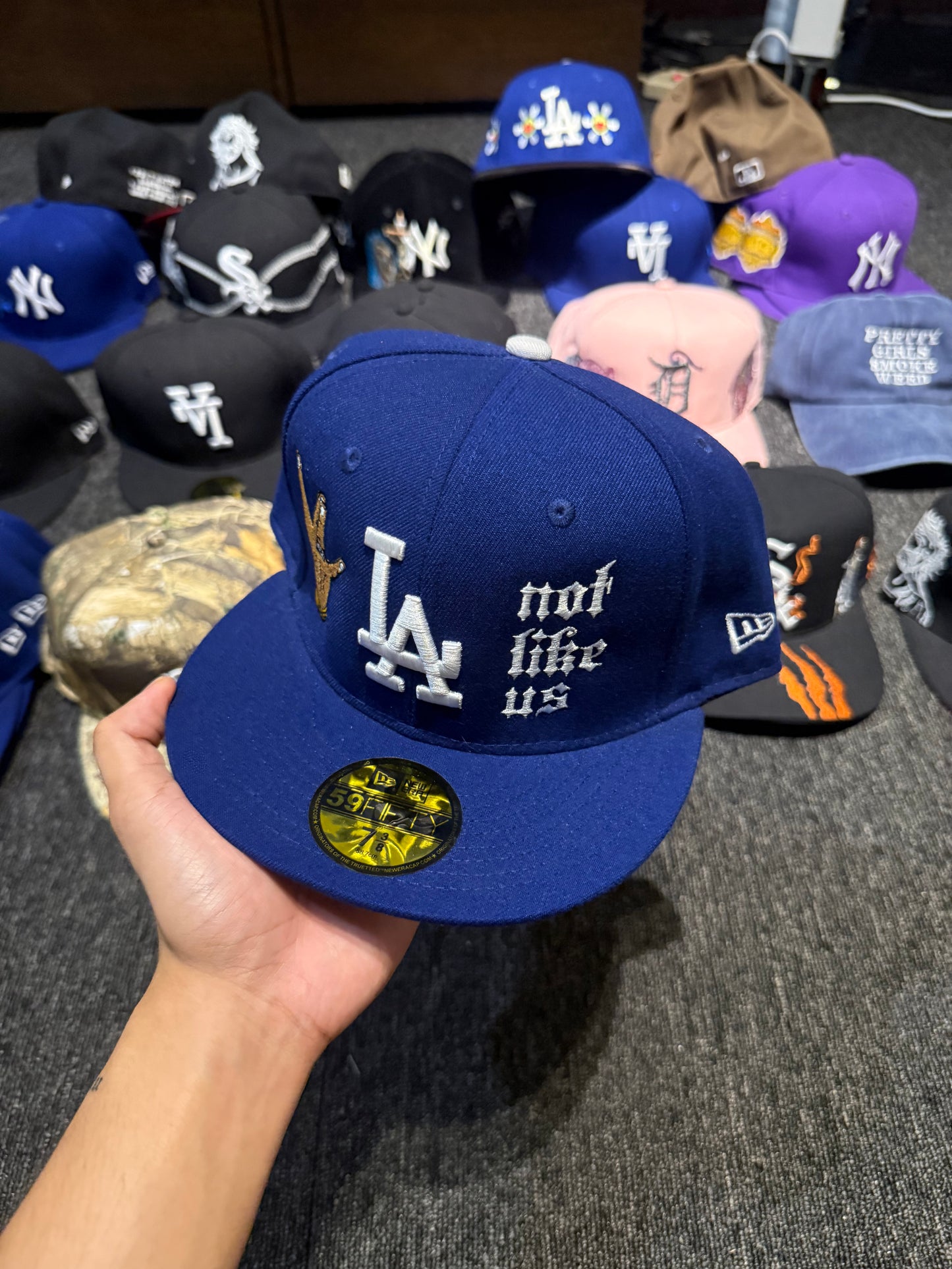 LA NOT LIKE US FITTED 7 3/8