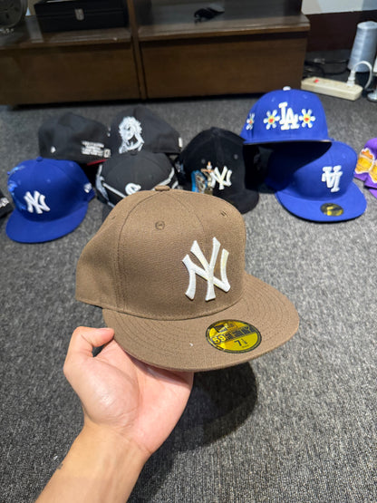 NY BROWN FITTED HAT