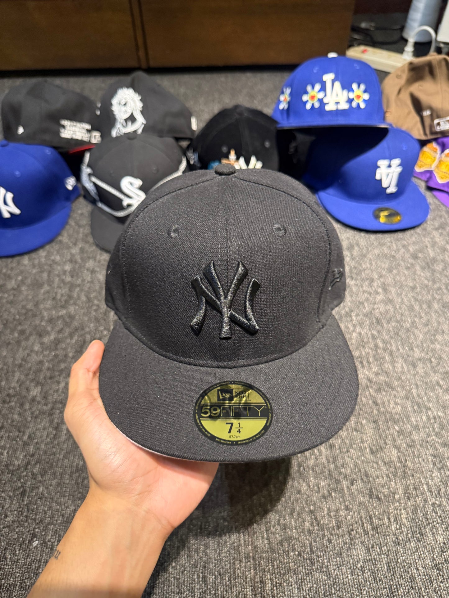 NY TRIPLE BLACK FITTED