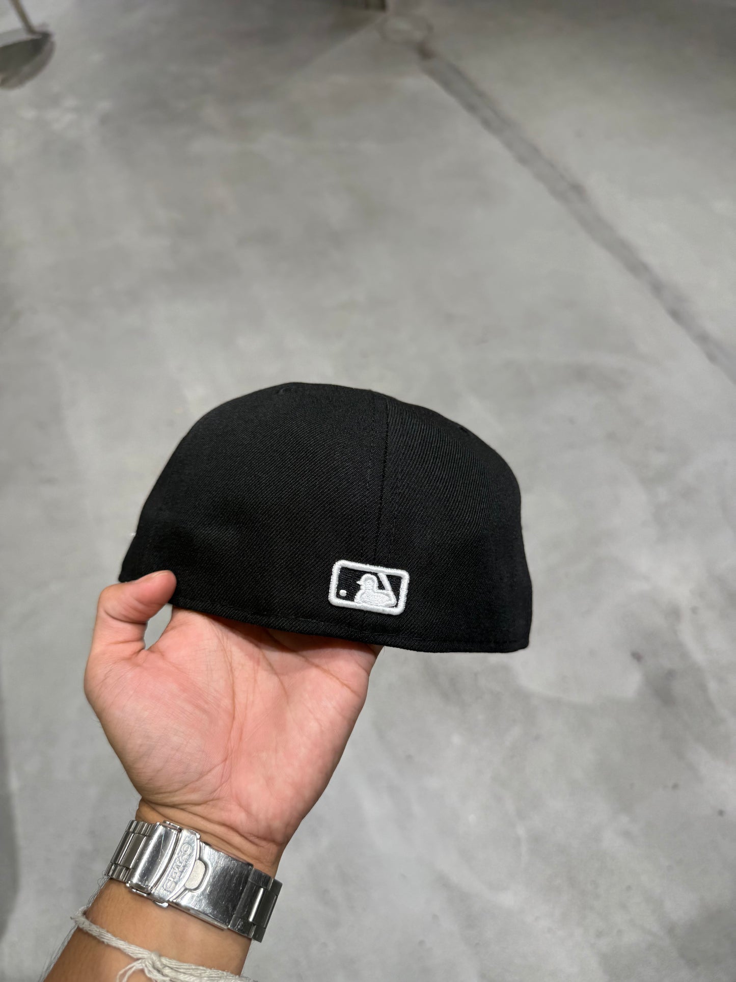 NY PLAIN BLACK FITTED