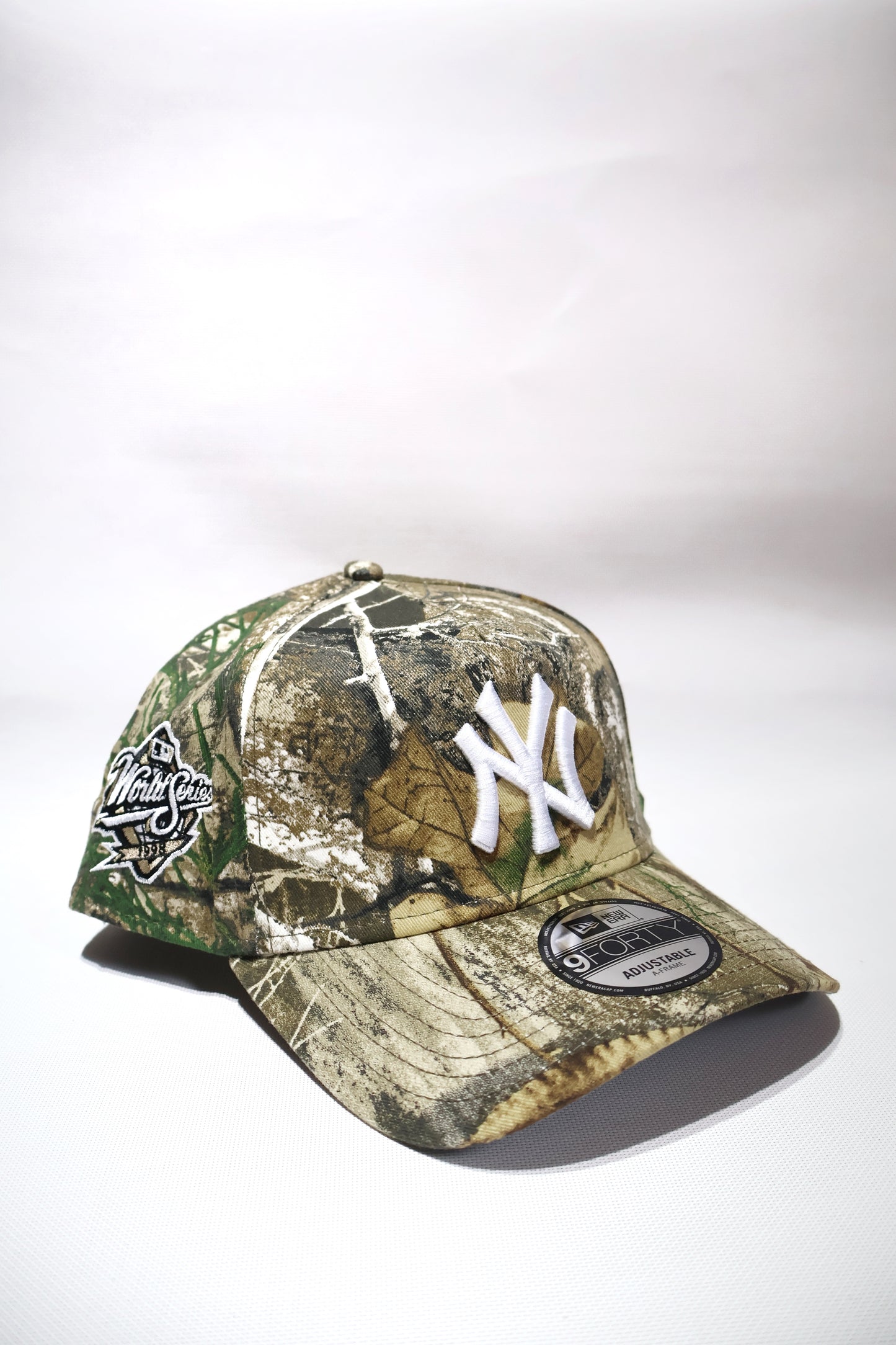 AUTHENTIC NY REALTREE A FRAME