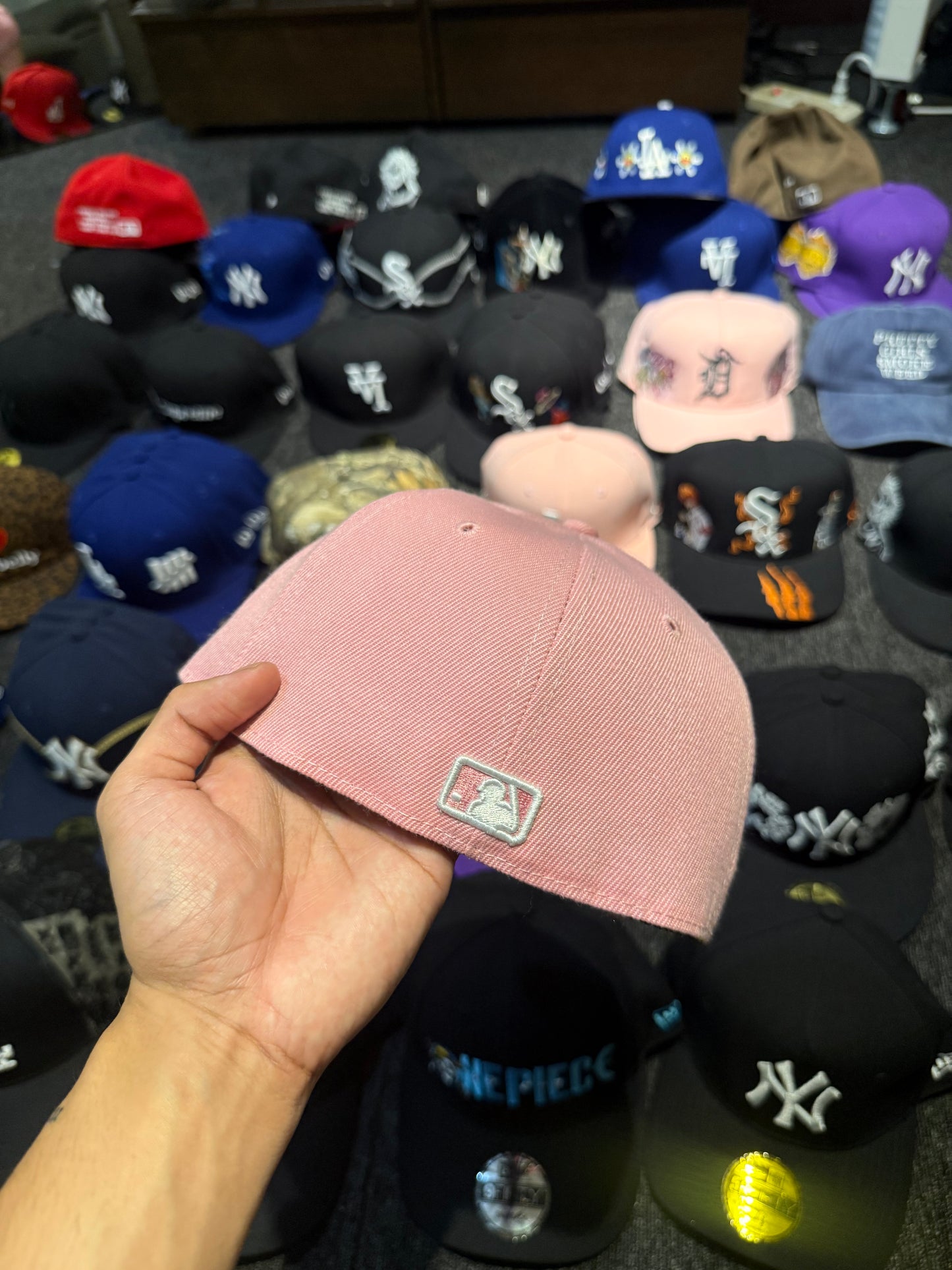NY PINK FITTED HAT 7 1/8