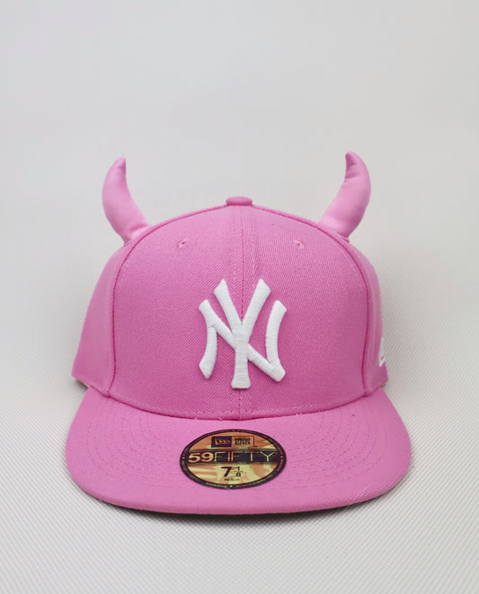 NY PINK HORN FITTED HAT