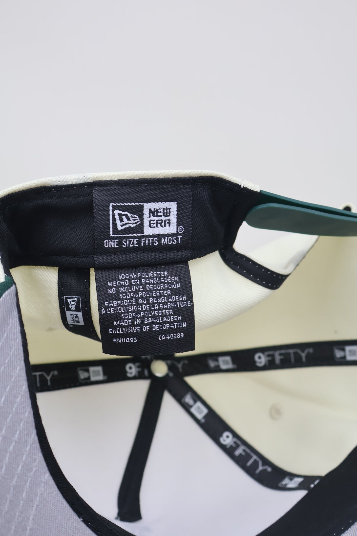 LA TWO TONE REVERSE LOGO GREEN