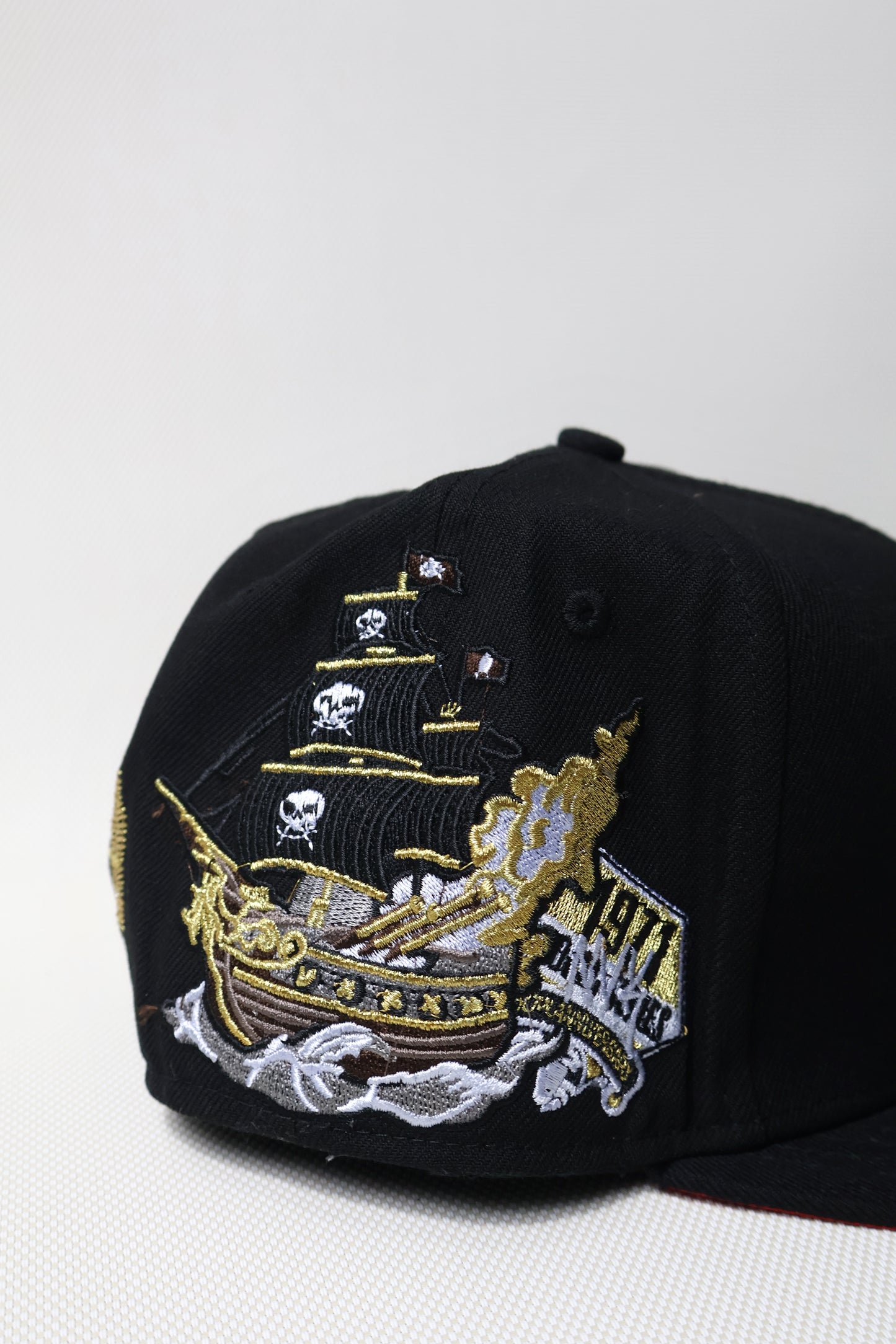 P "NZMU" PIRATES FITTED HAT