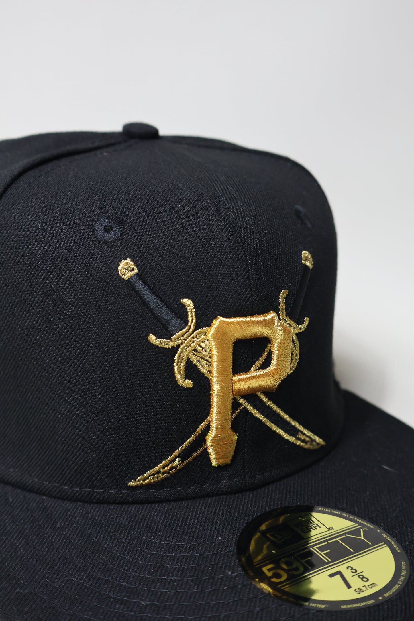 P "NZMU" PIRATES FITTED HAT