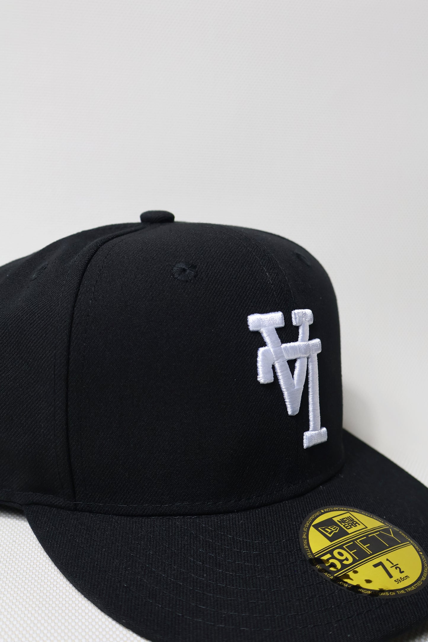 LA REVERSE LOGO BLACK