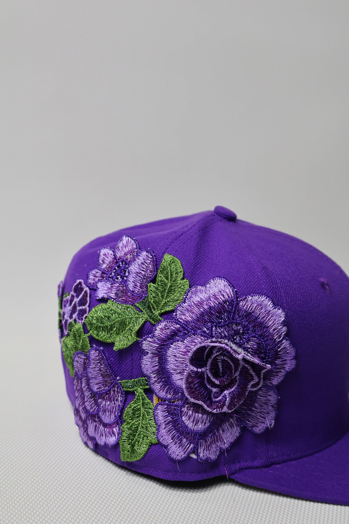 NY FLORAL PURPLE FITTED HAT