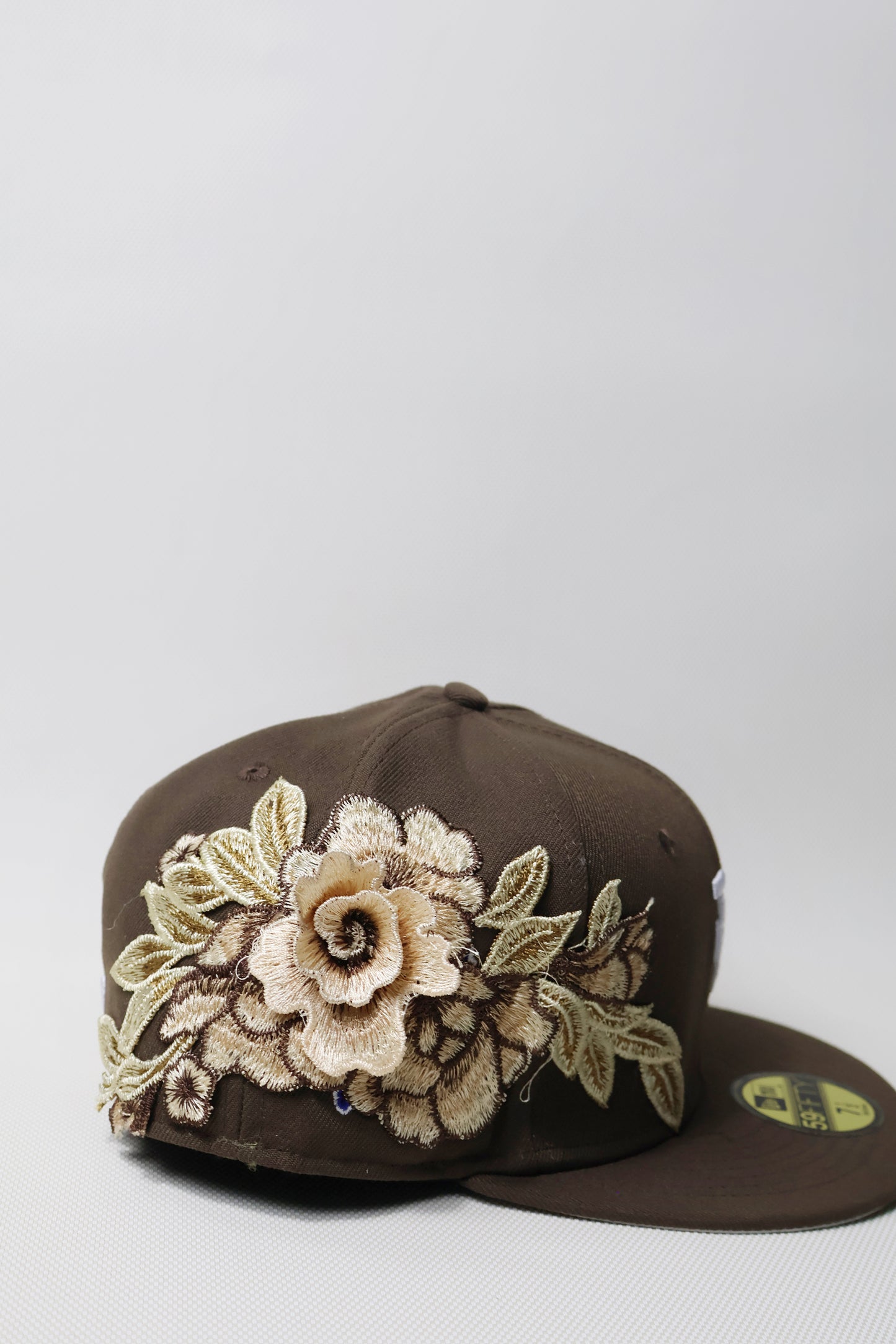 LA FLORAL BROWN FITTED HAT