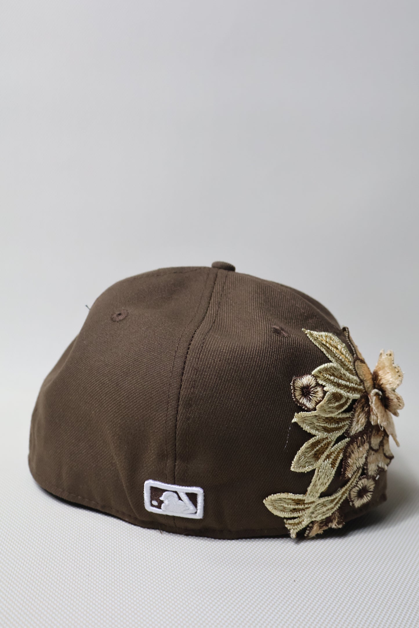 LA FLORAL BROWN FITTED HAT