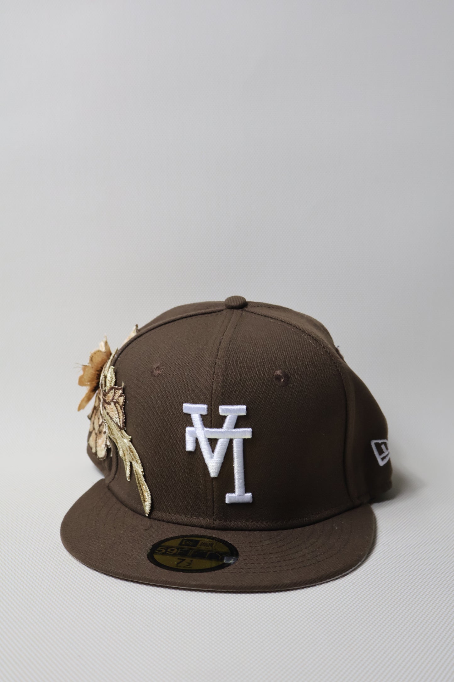 LA FLORAL BROWN FITTED HAT