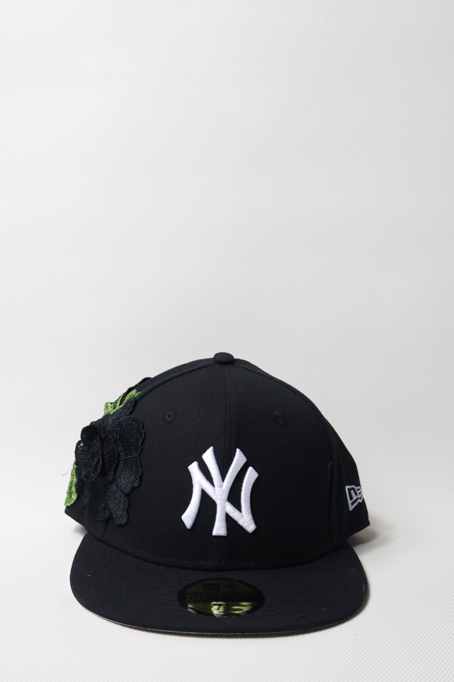NY FLORAL BLACK FITTED HAT