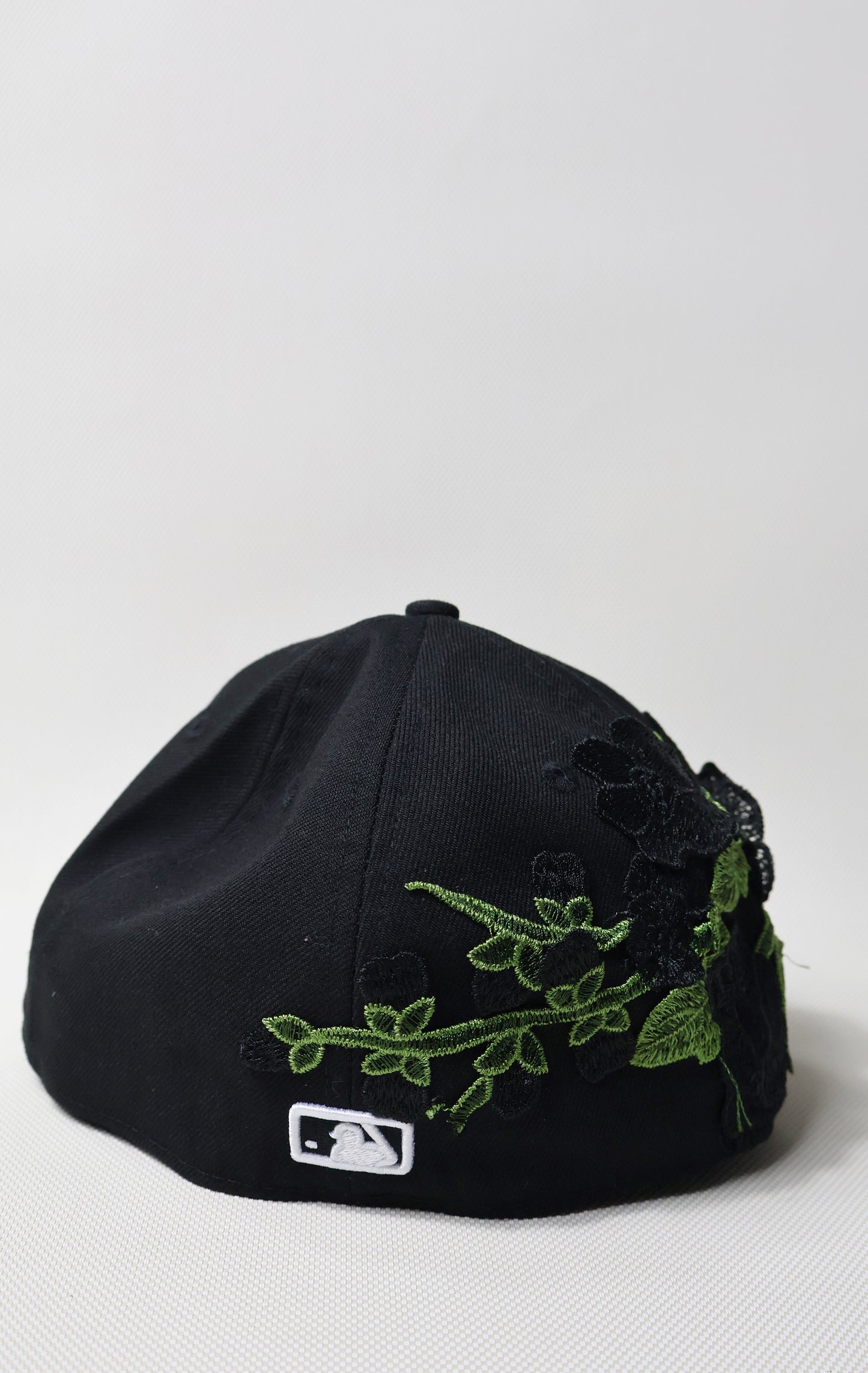 NY FLORAL BLACK FITTED HAT