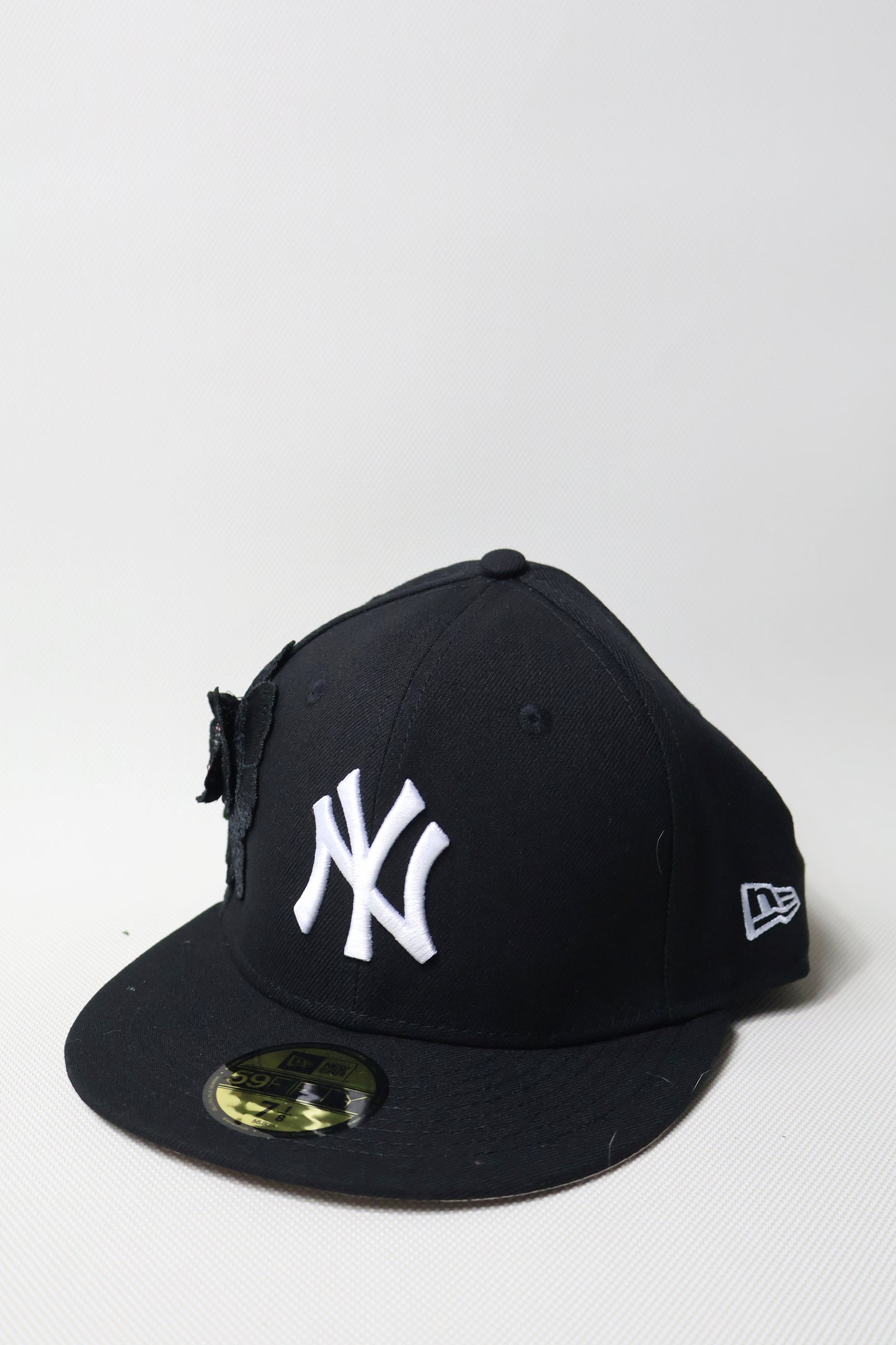 NY FLORAL BLACK FITTED HAT