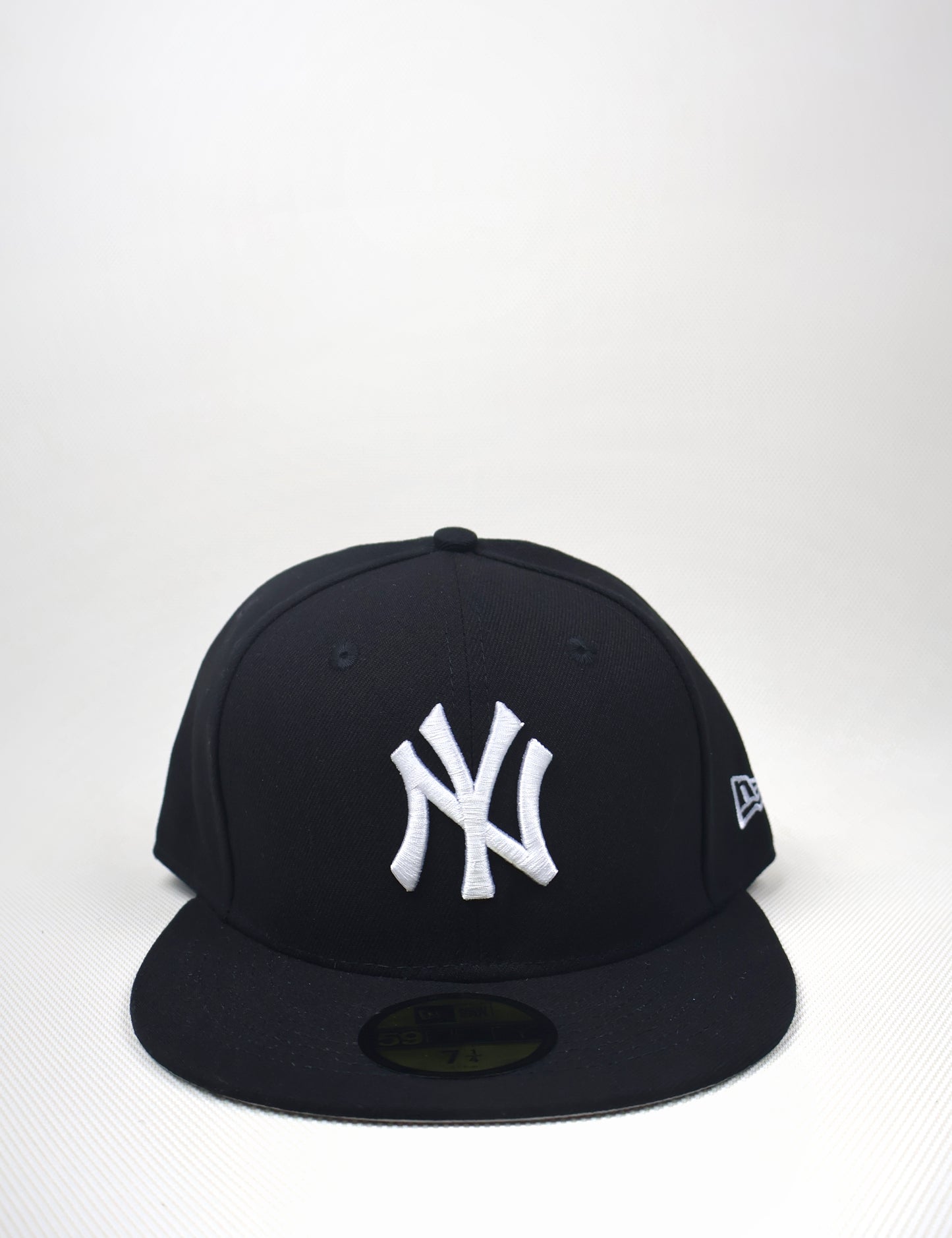 NY PLAIN BLACK FITTED HAT