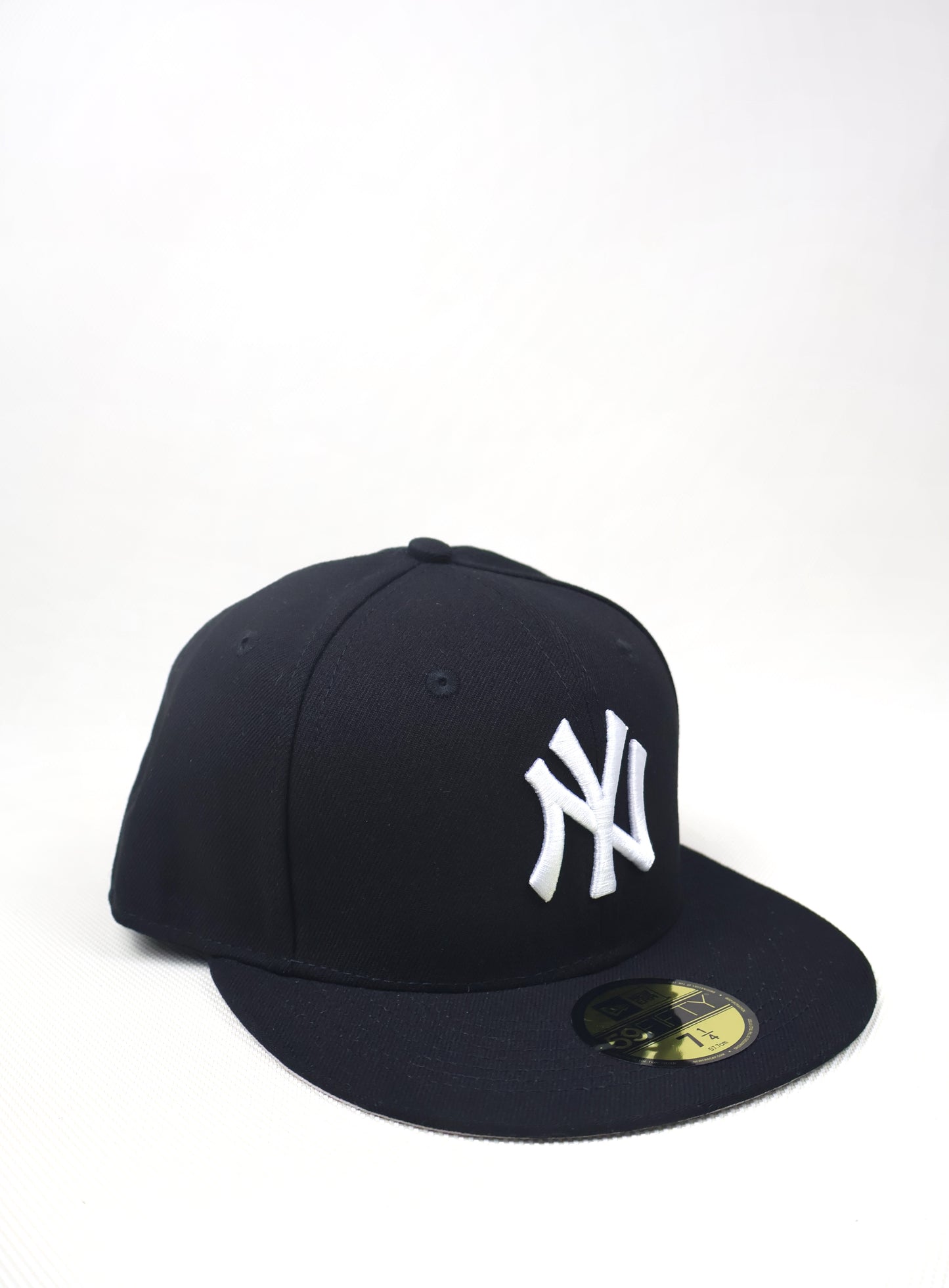 NY PLAIN BLACK FITTED HAT