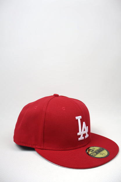 LA RED PLAIN FITTED HAT
