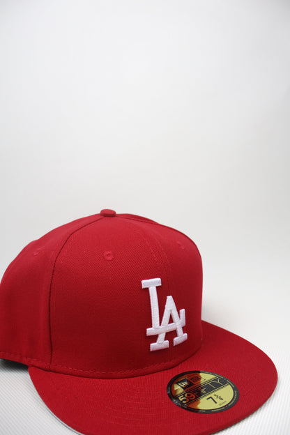 LA RED PLAIN FITTED HAT