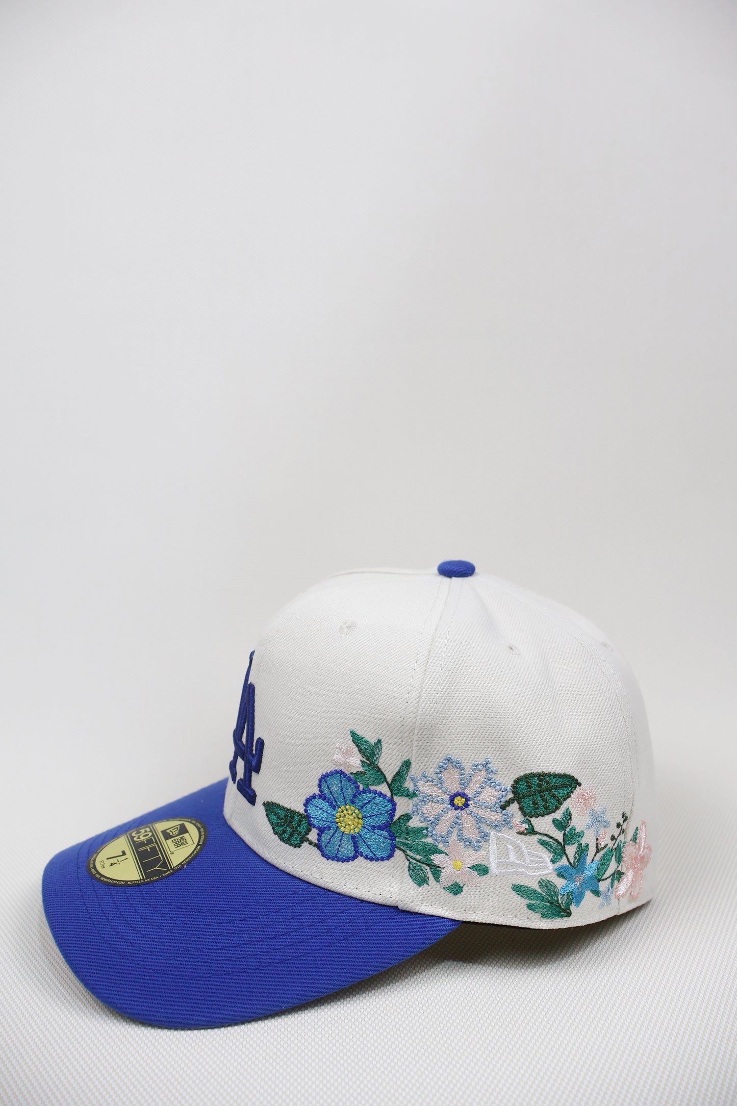 LA FLORAL TWO TONE FITTED HAT