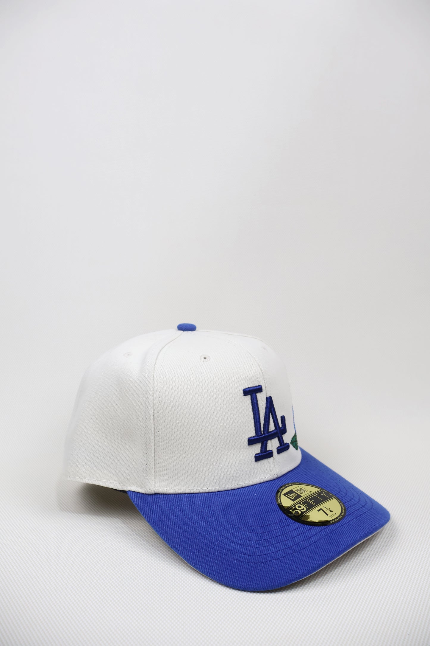 LA FLORAL TWO TONE FITTED HAT
