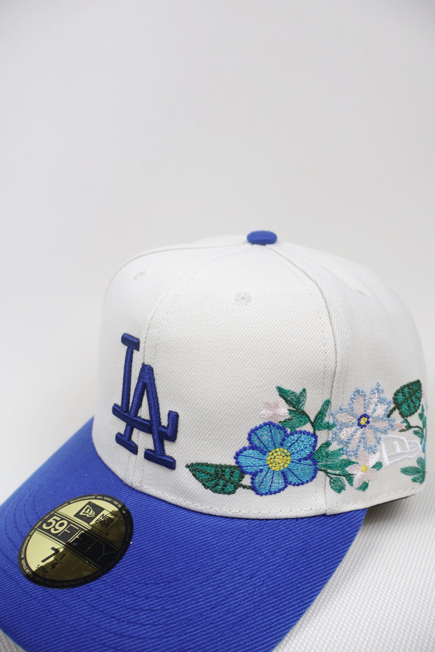 LA FLORAL TWO TONE FITTED HAT