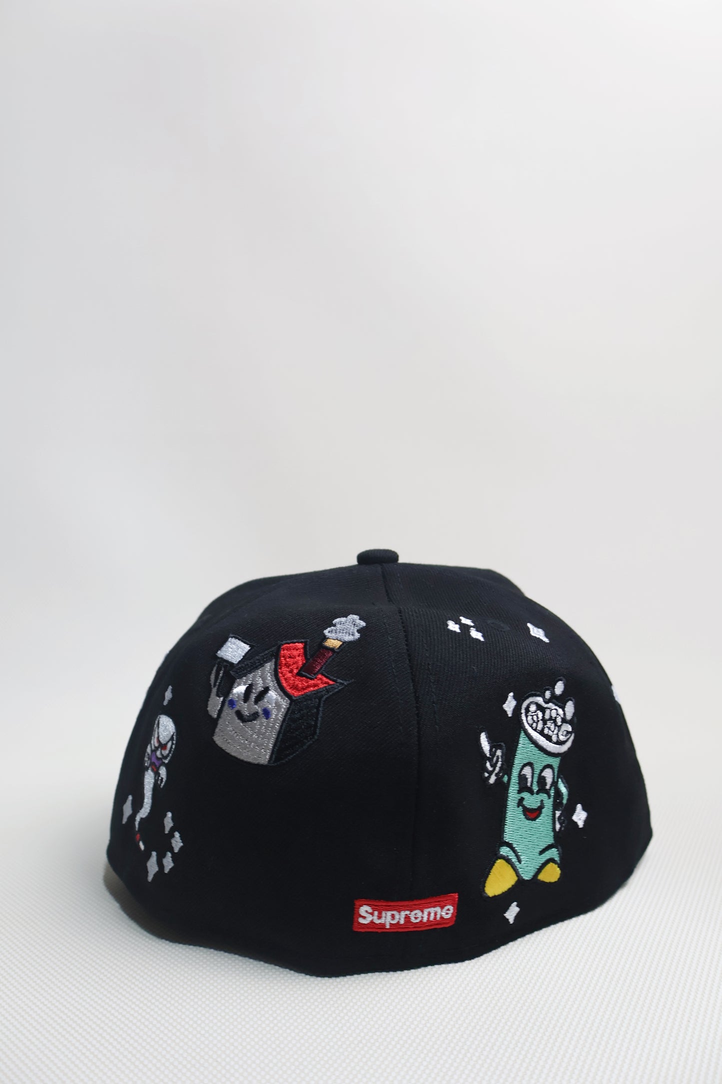 SUPREME S CHARACTERS FITTED HAT