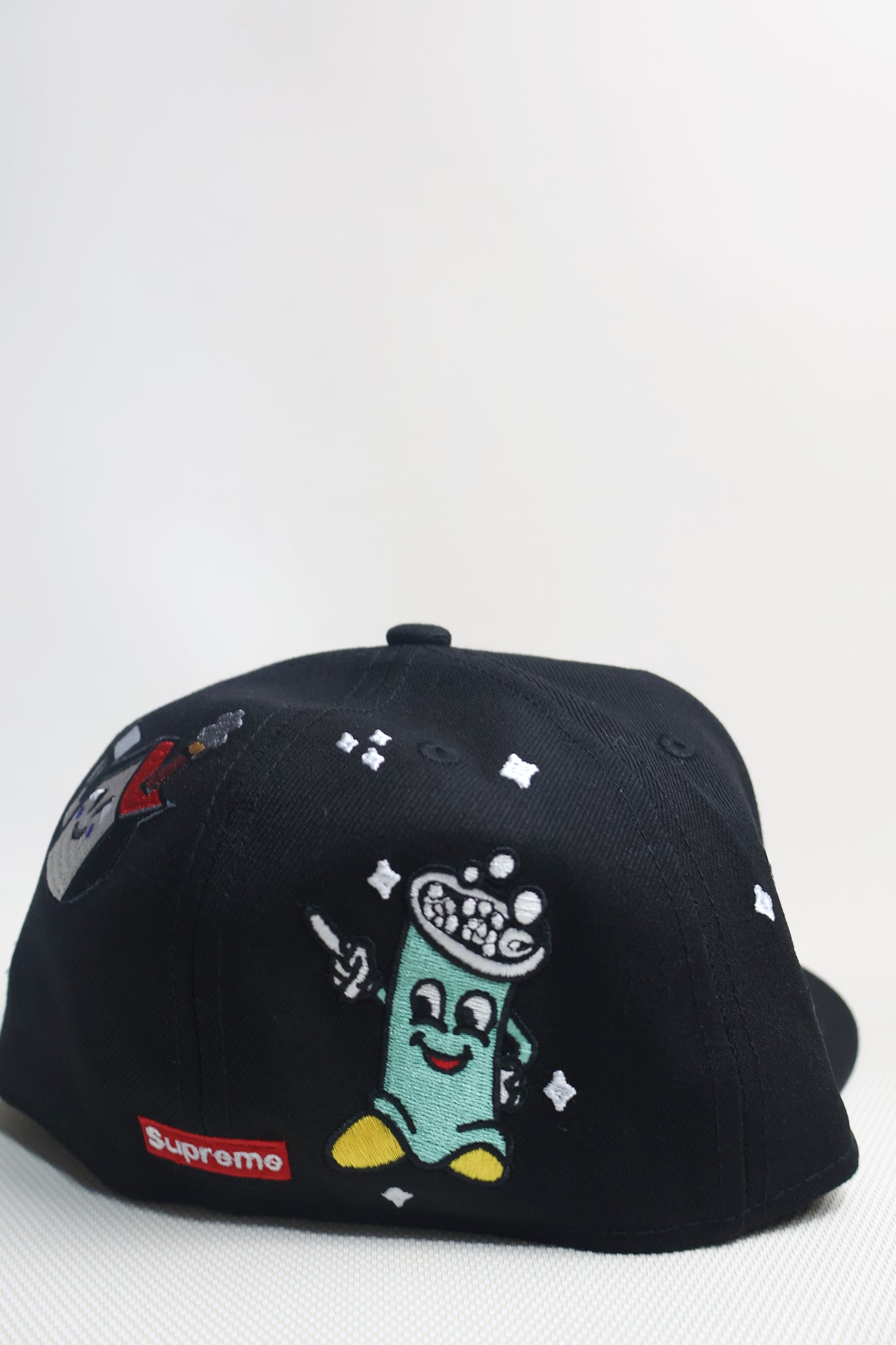 SUPREME S CHARACTERS FITTED HAT