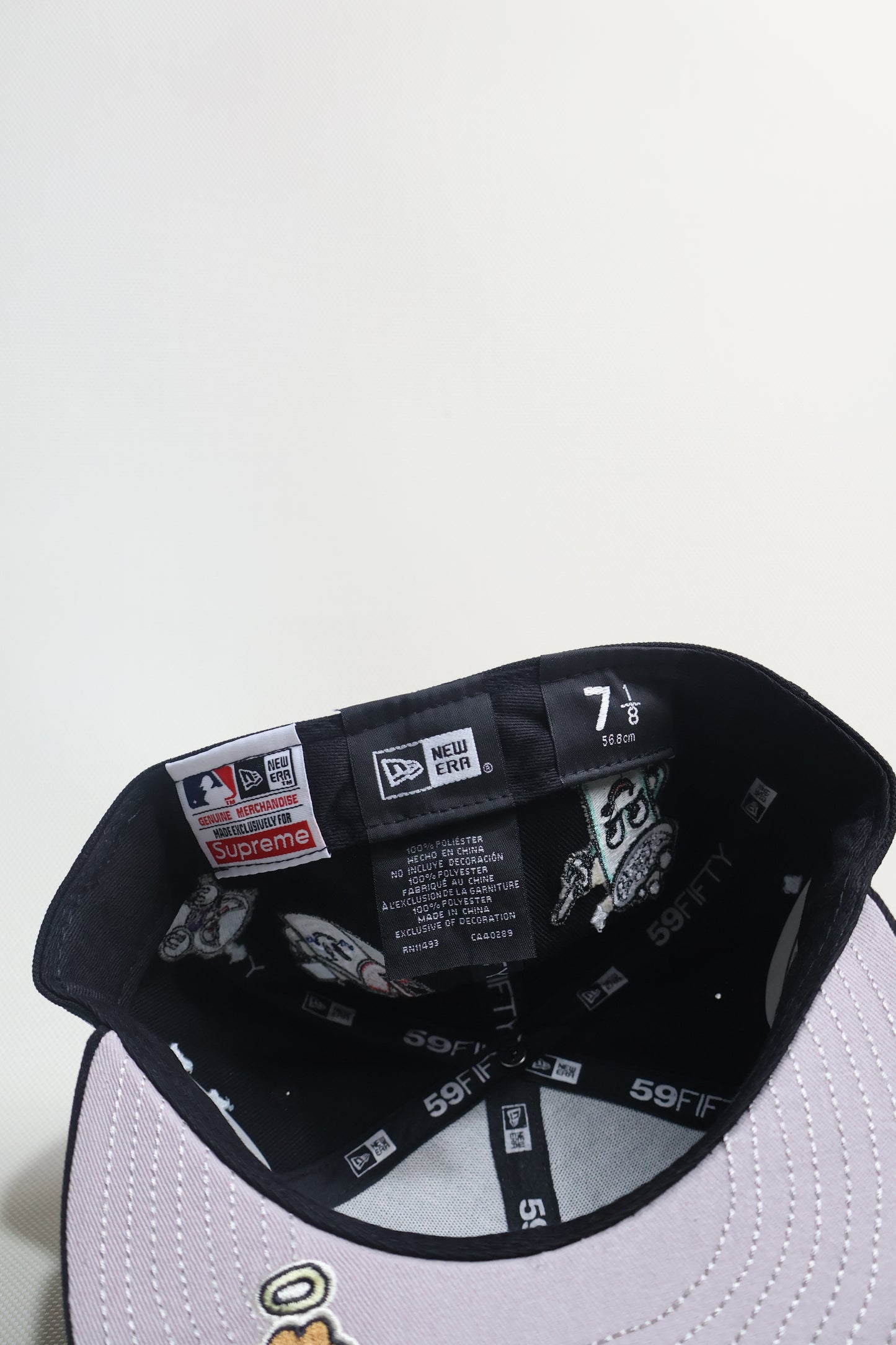 SUPREME S CHARACTERS FITTED HAT