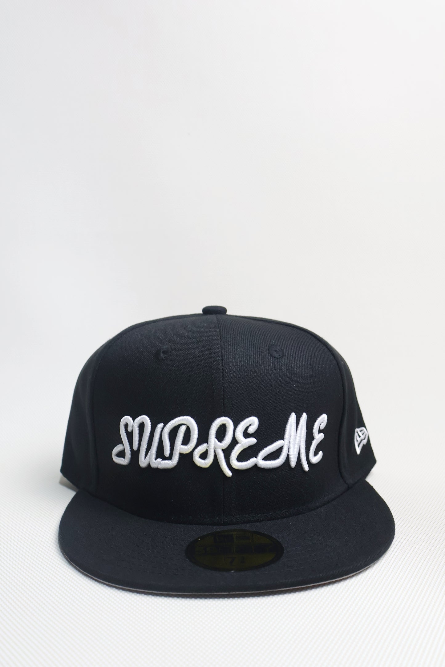 SUPREME SCRIPT FITTED HAT