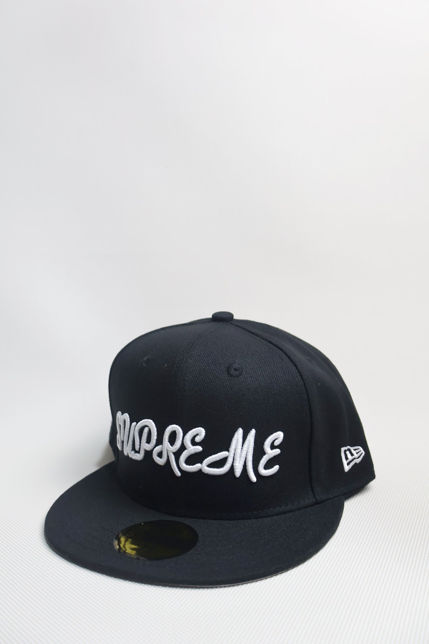SUPREME SCRIPT FITTED HAT