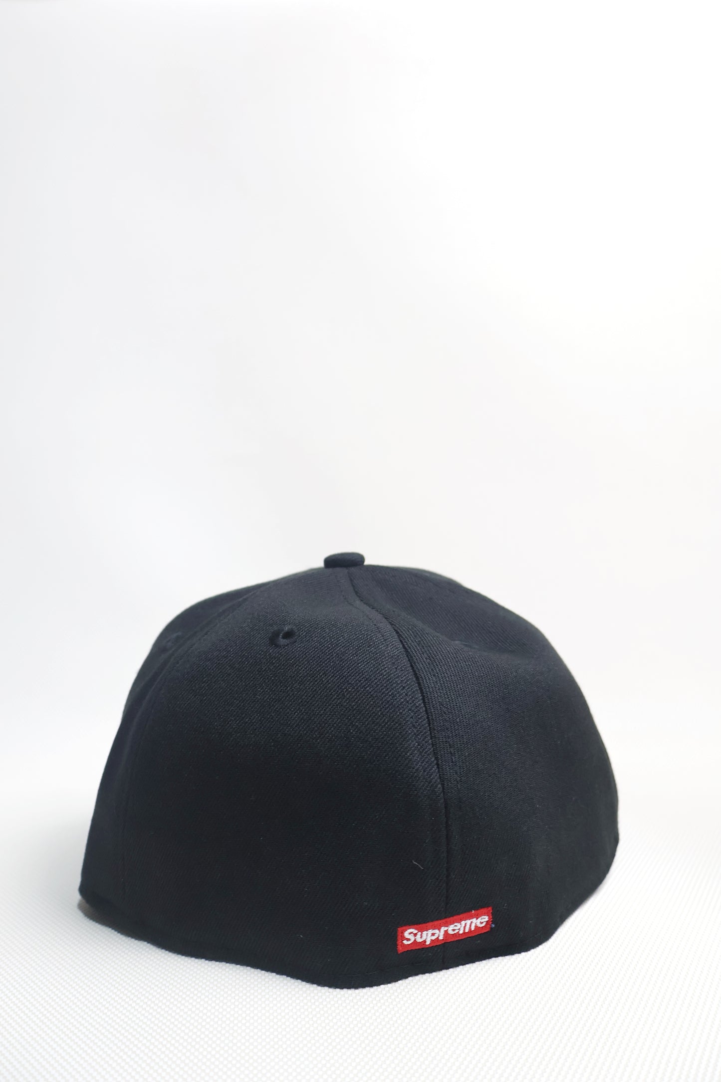 SUPREME SCRIPT FITTED HAT