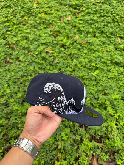 NY WAVE GRAPHIC NAVY FITTED HAT