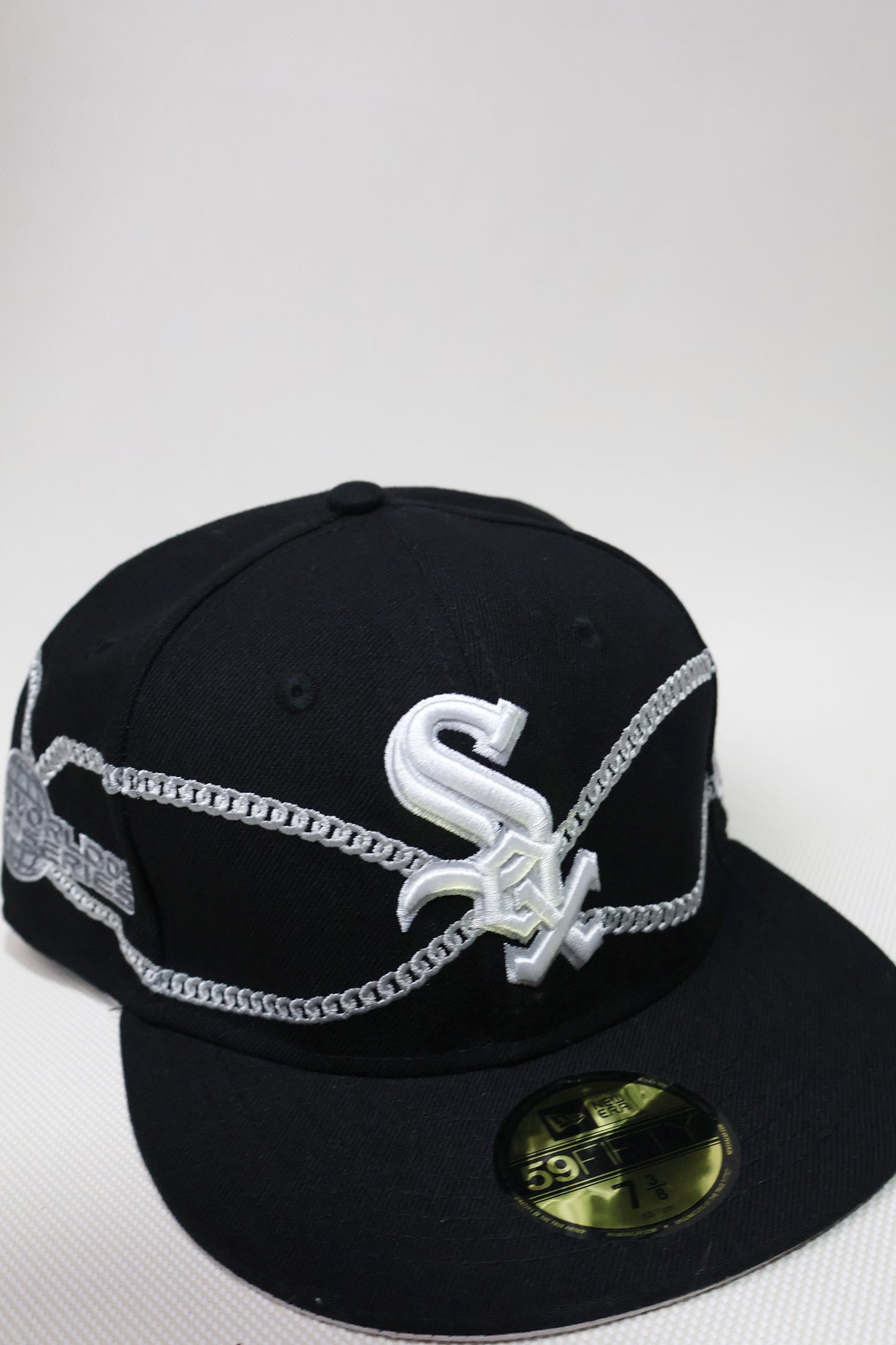 SOX SILVER CHAIN FITTED HAT