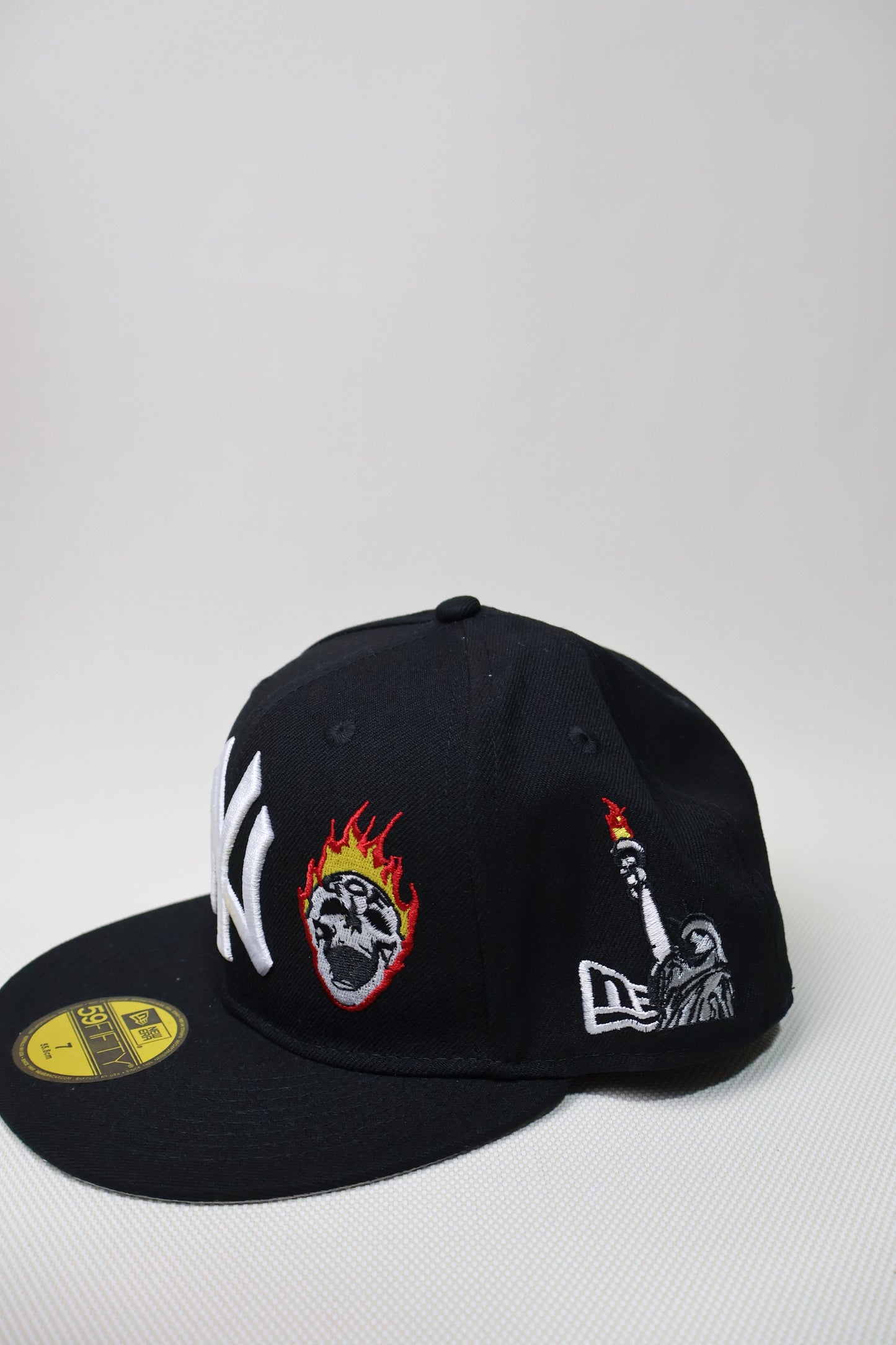 NY GIFTS OF FORTUNE FITTED HAT