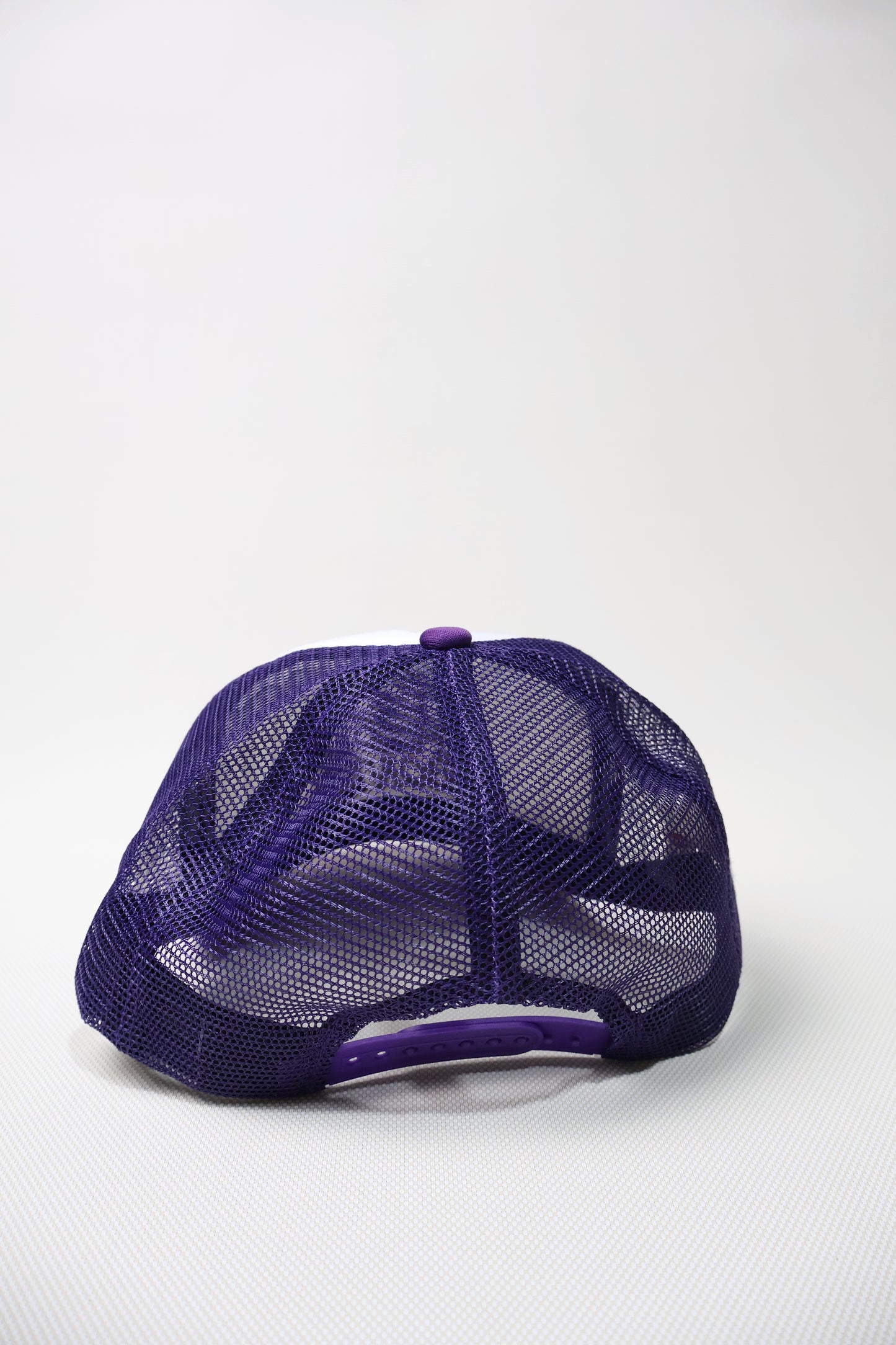 LA ROPA PURPLE TRUCKER HAT