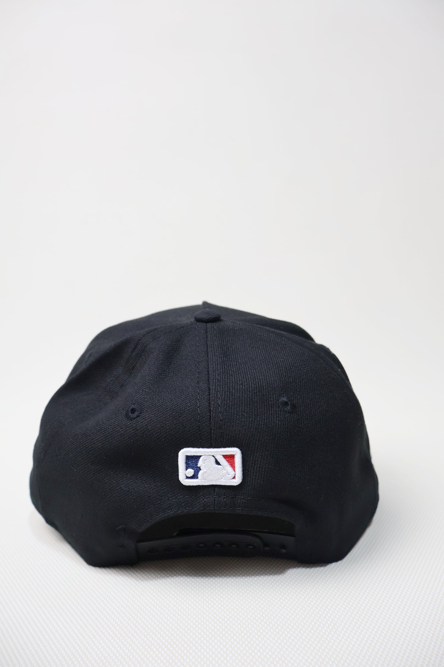 NY BONES SNAPBACK HAT