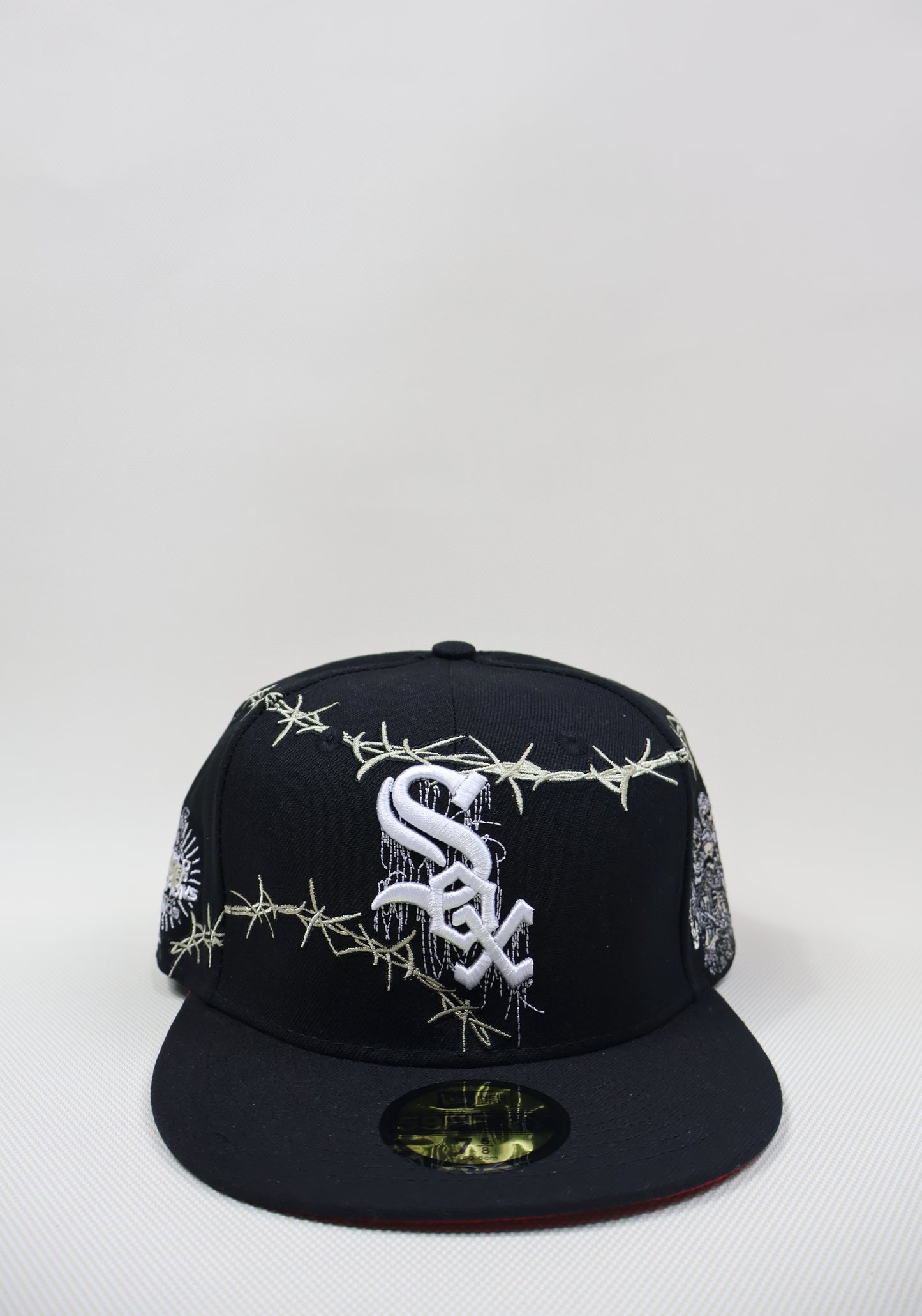SOX CHAIN BONES EMBROIDERY FITTED HAT