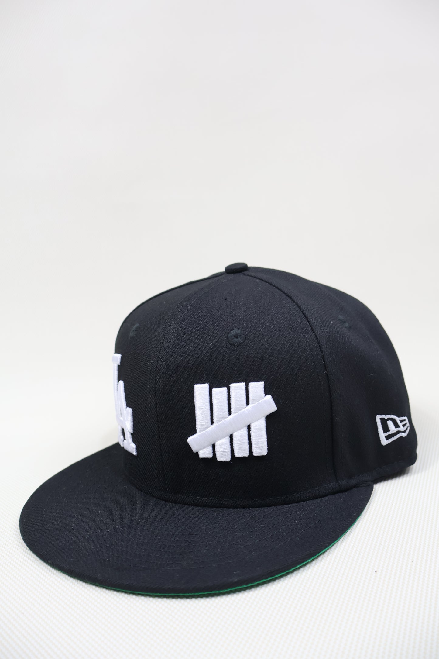 LA X UNDEFEATED BLACK FITTED HAT