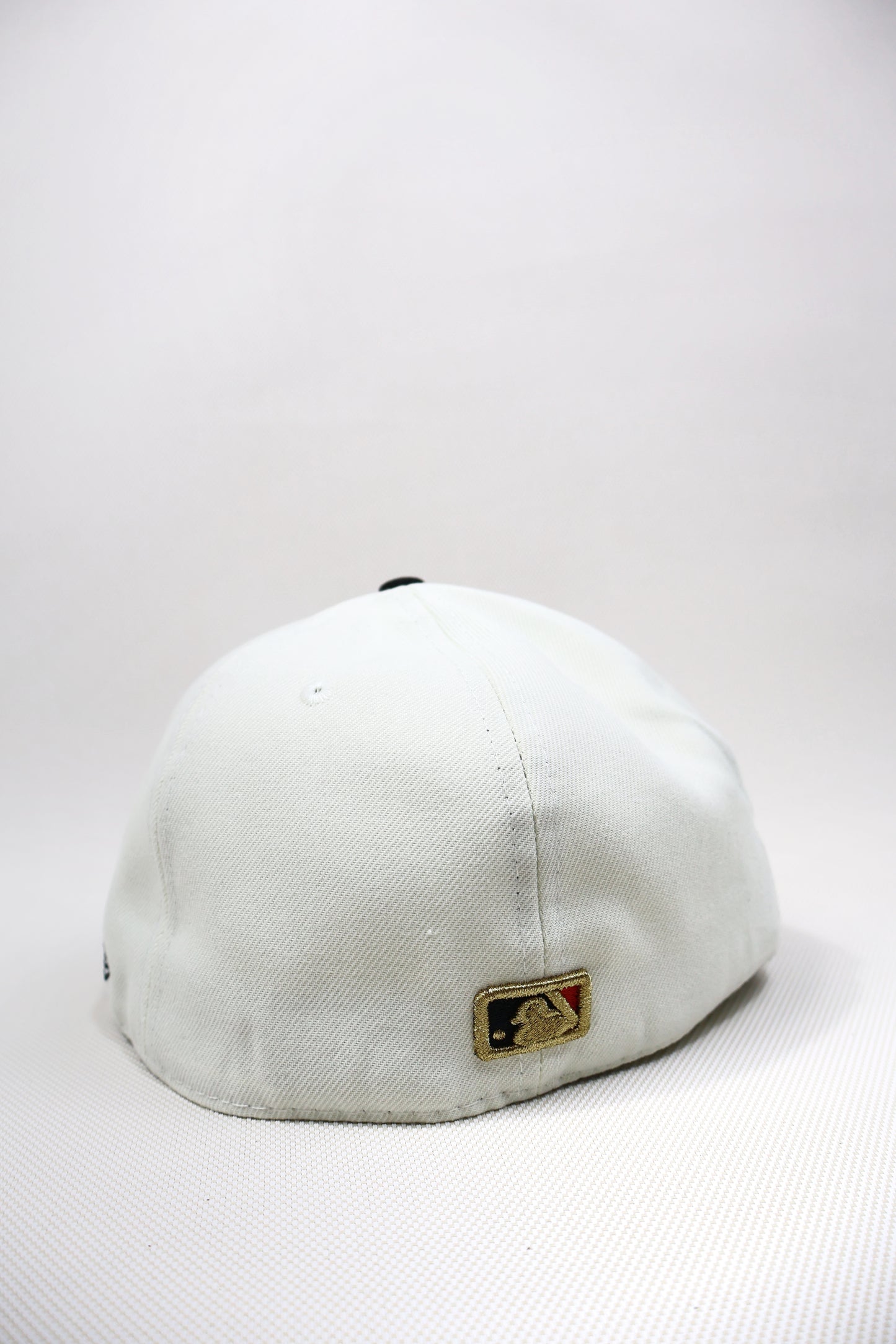 NY TWO TONE BLACK FITTED HAT