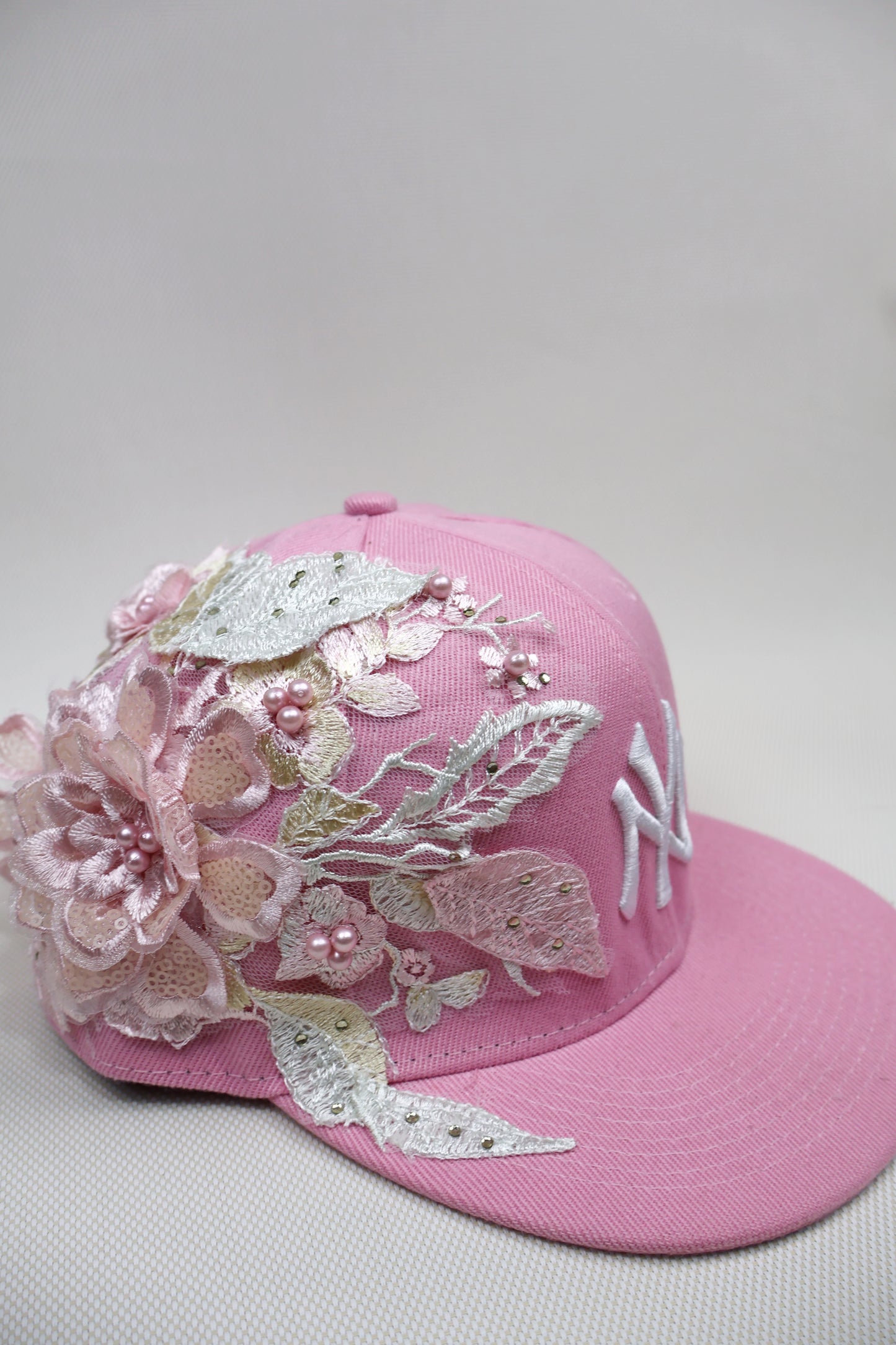 NY PINK FLORAL FITTED HAT