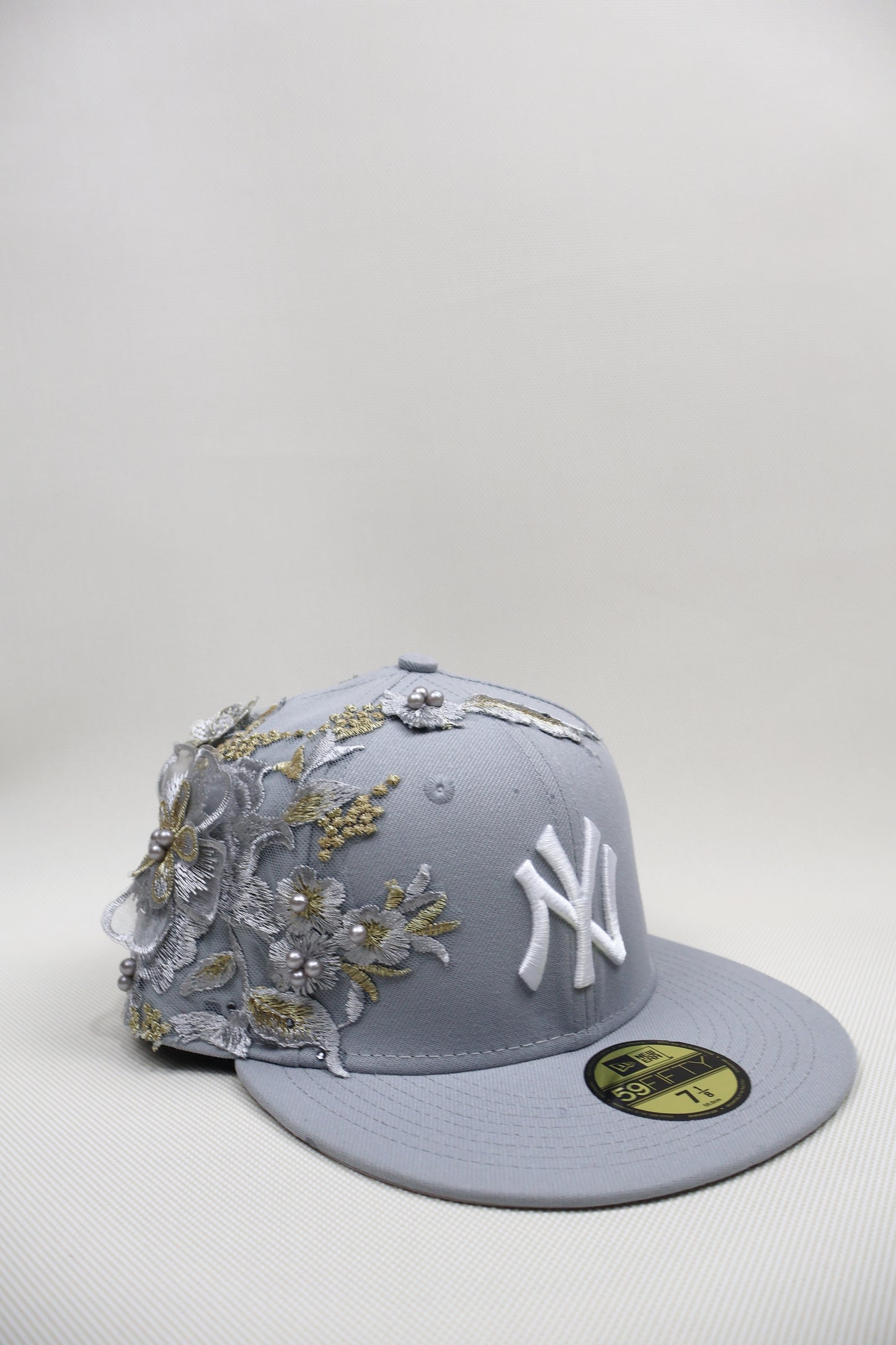 NY GRAY FLORAL FITTED HAT