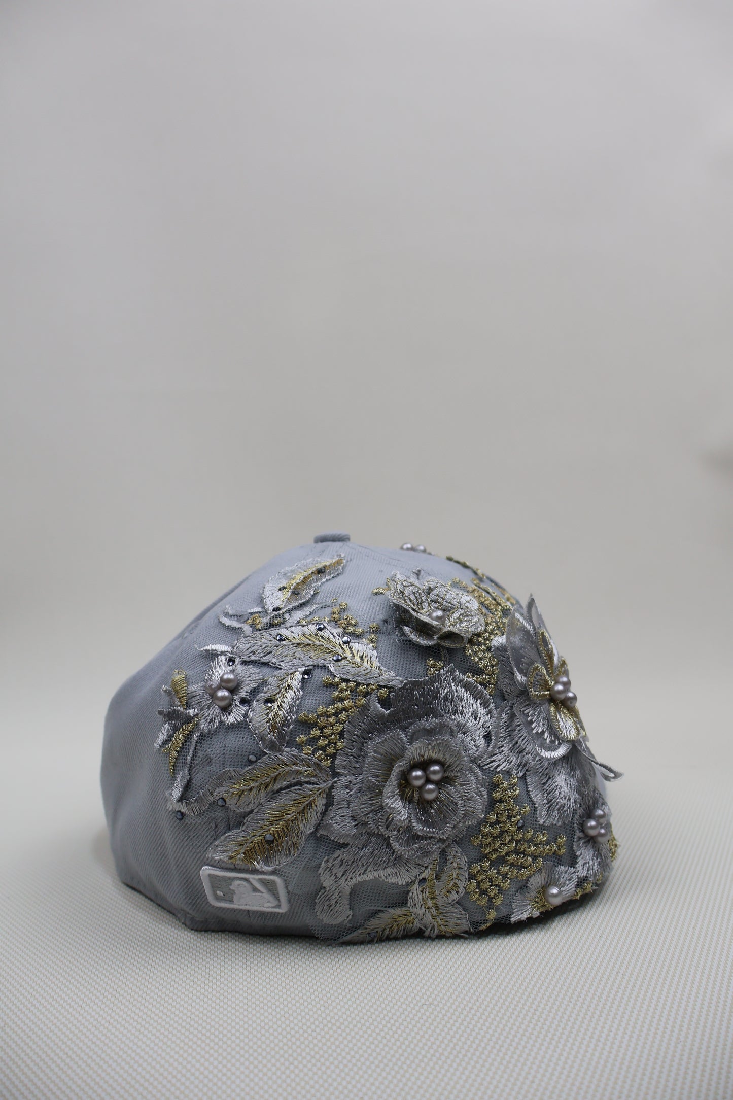 NY GRAY FLORAL FITTED HAT