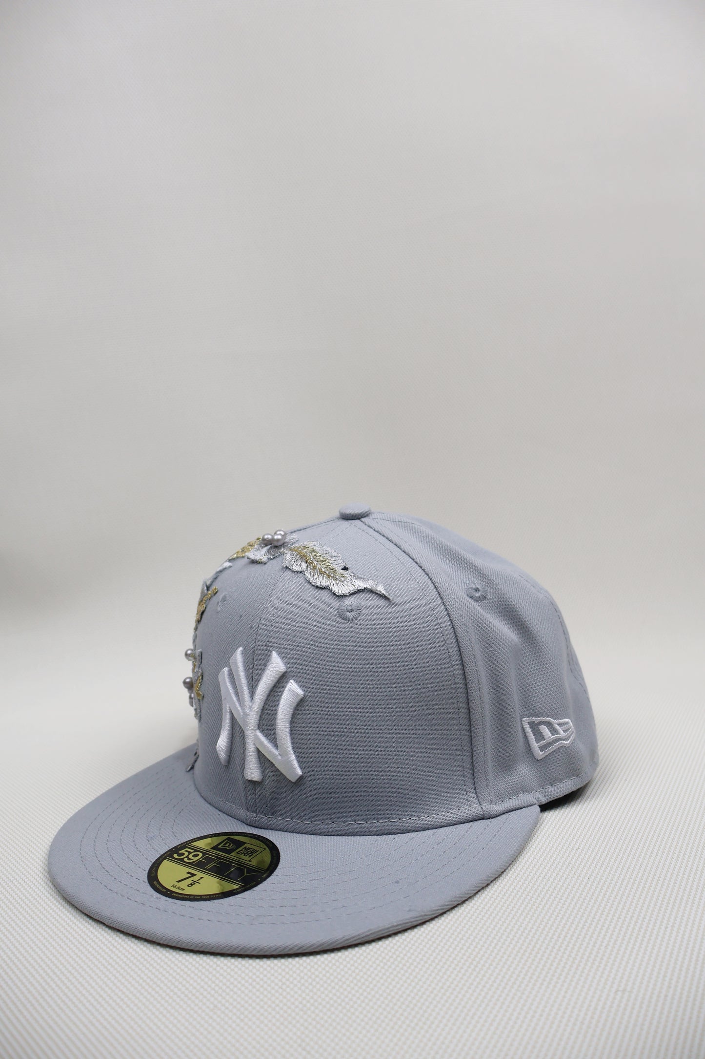 NY GRAY FLORAL FITTED HAT