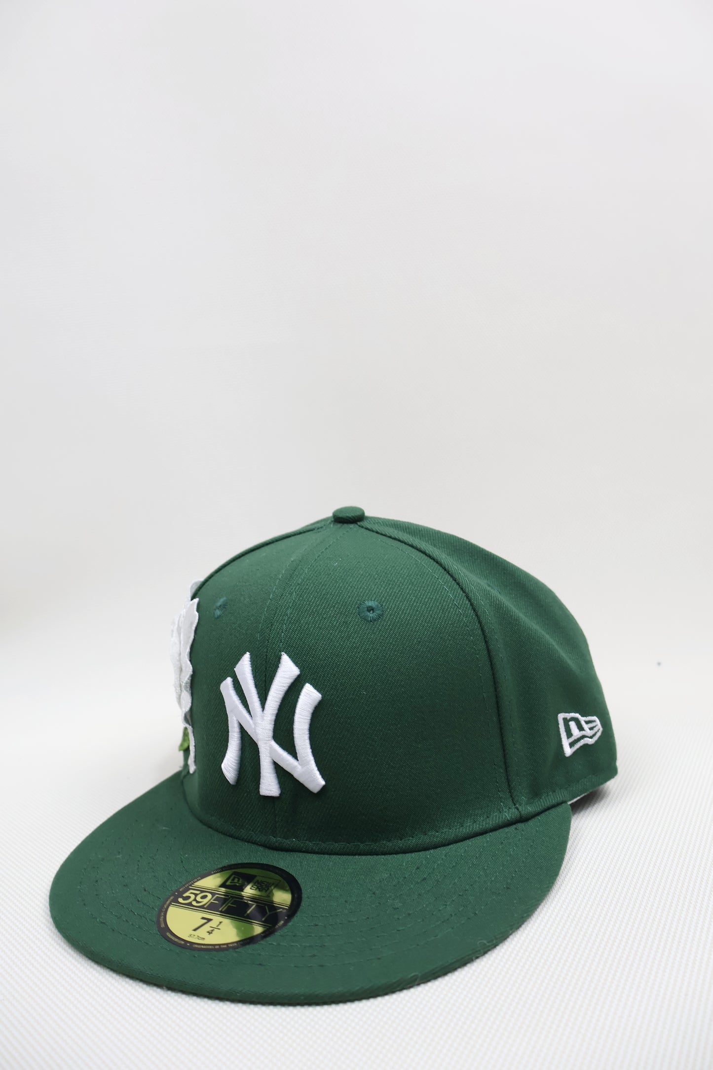 NY GREEN FLORAL FITTED HAT