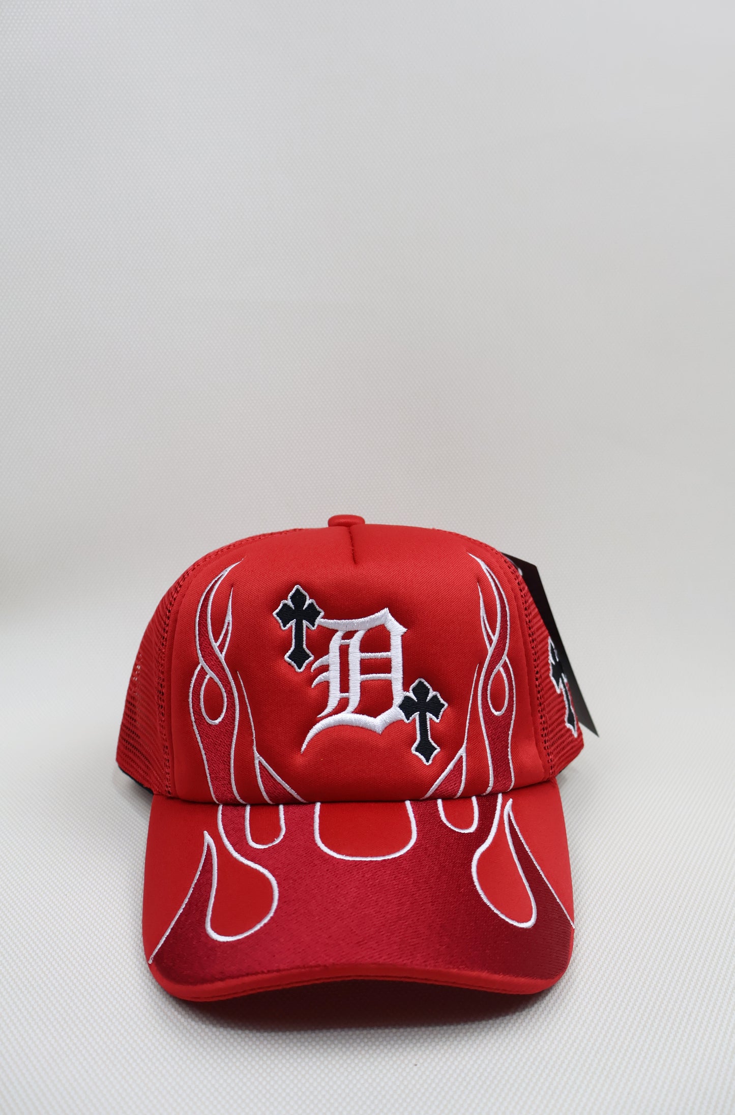 D RED FLAMES TRUCKER HAT