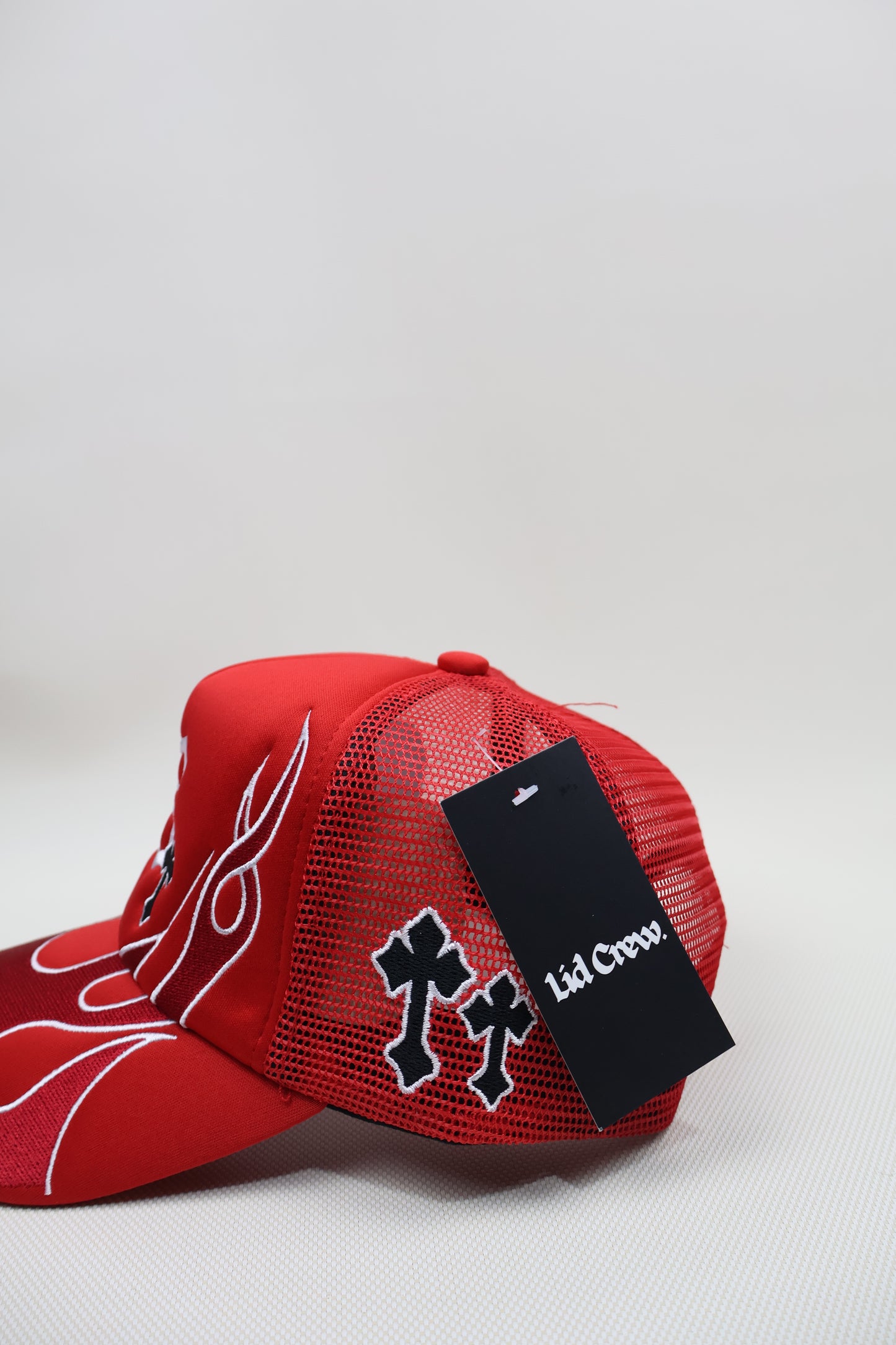 D RED FLAMES TRUCKER HAT