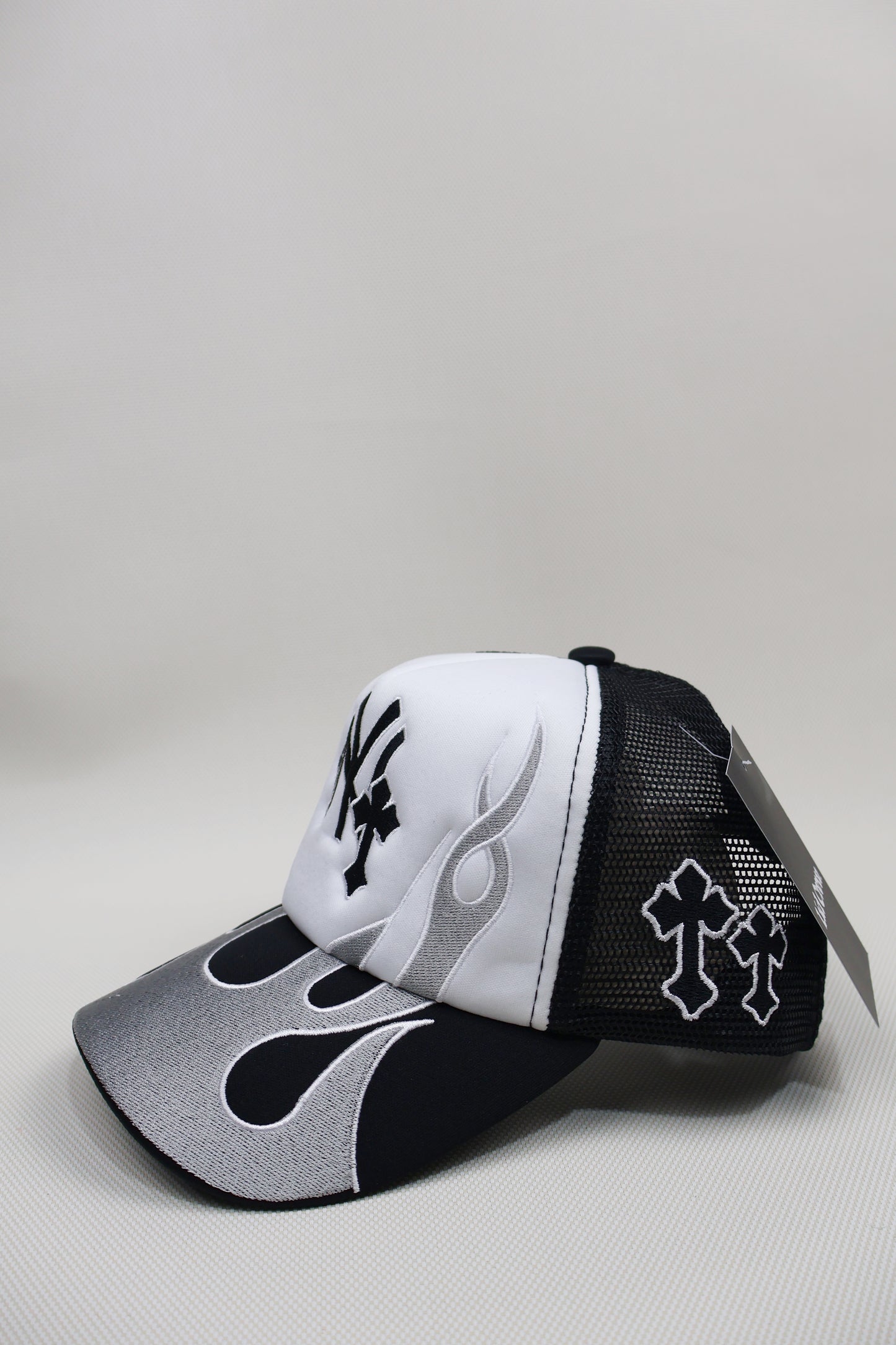 NY TWO TONE FLAMES TRUCKER HAT