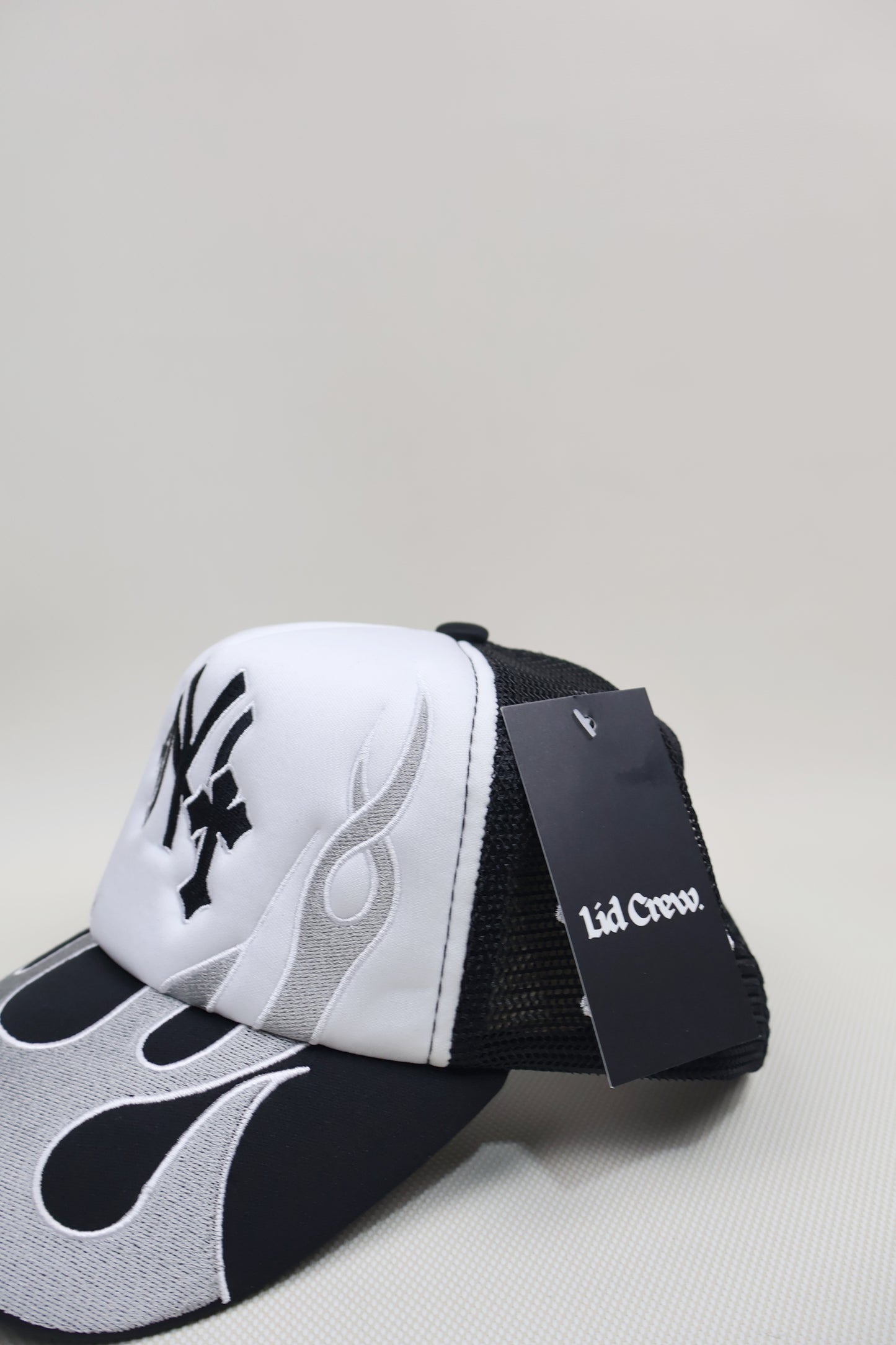 NY TWO TONE FLAMES TRUCKER HAT