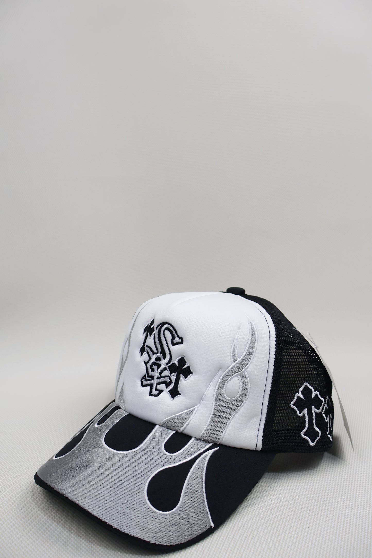 SOX TWO TONE FLAMES TRUCKER HAT