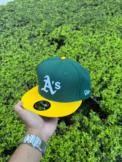 TWO TONE A GREEN FITTED HAT